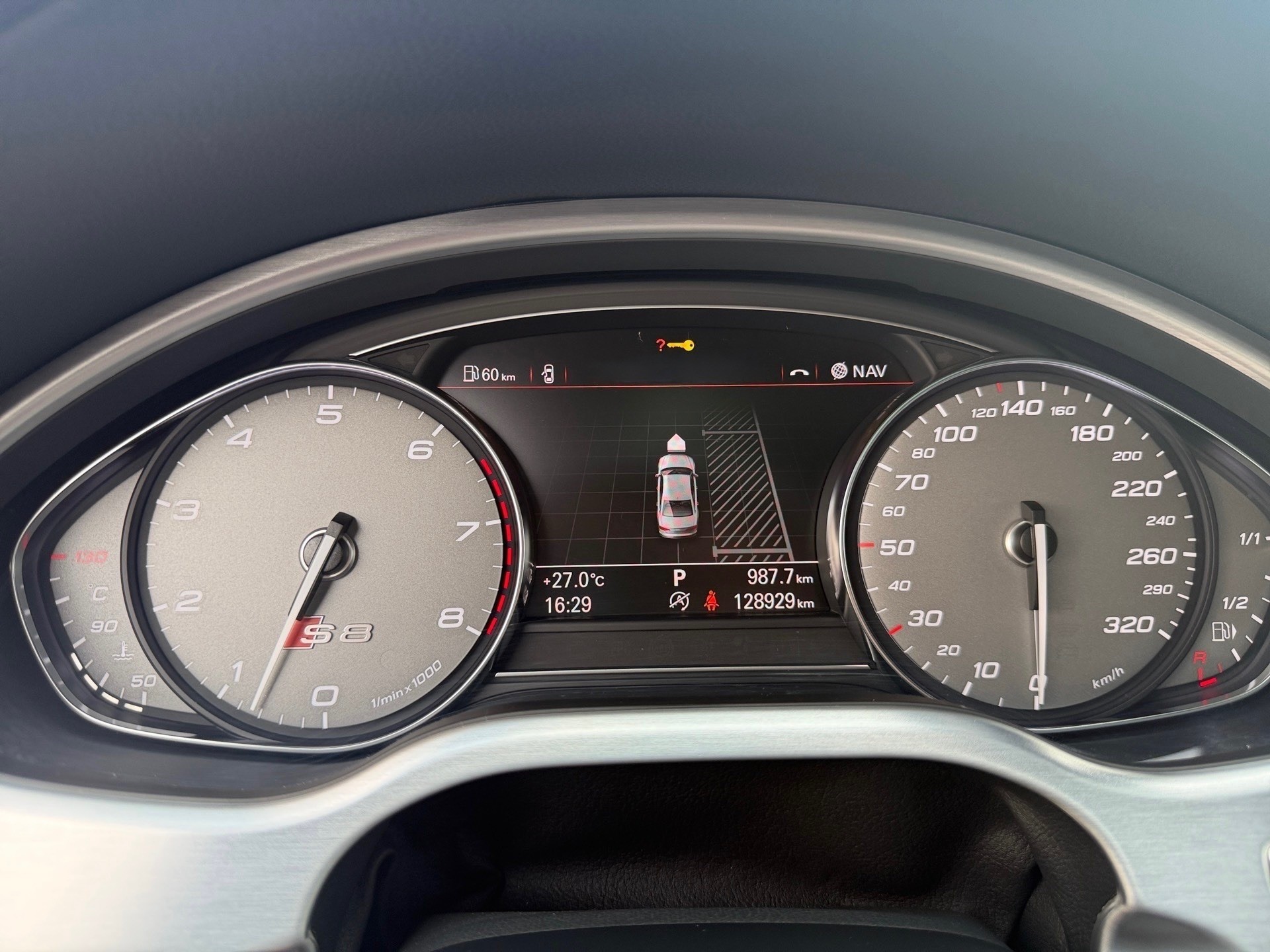 AUDI S8 4.0 TFSI V8 quattro tiptronic-image-15