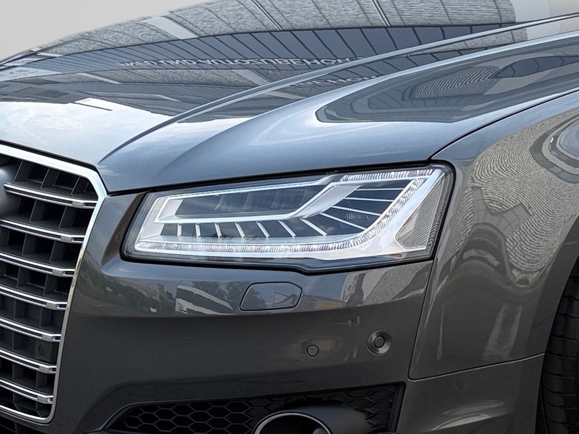 AUDI S8 4.0 TFSI V8 quattro tiptronic-image-8