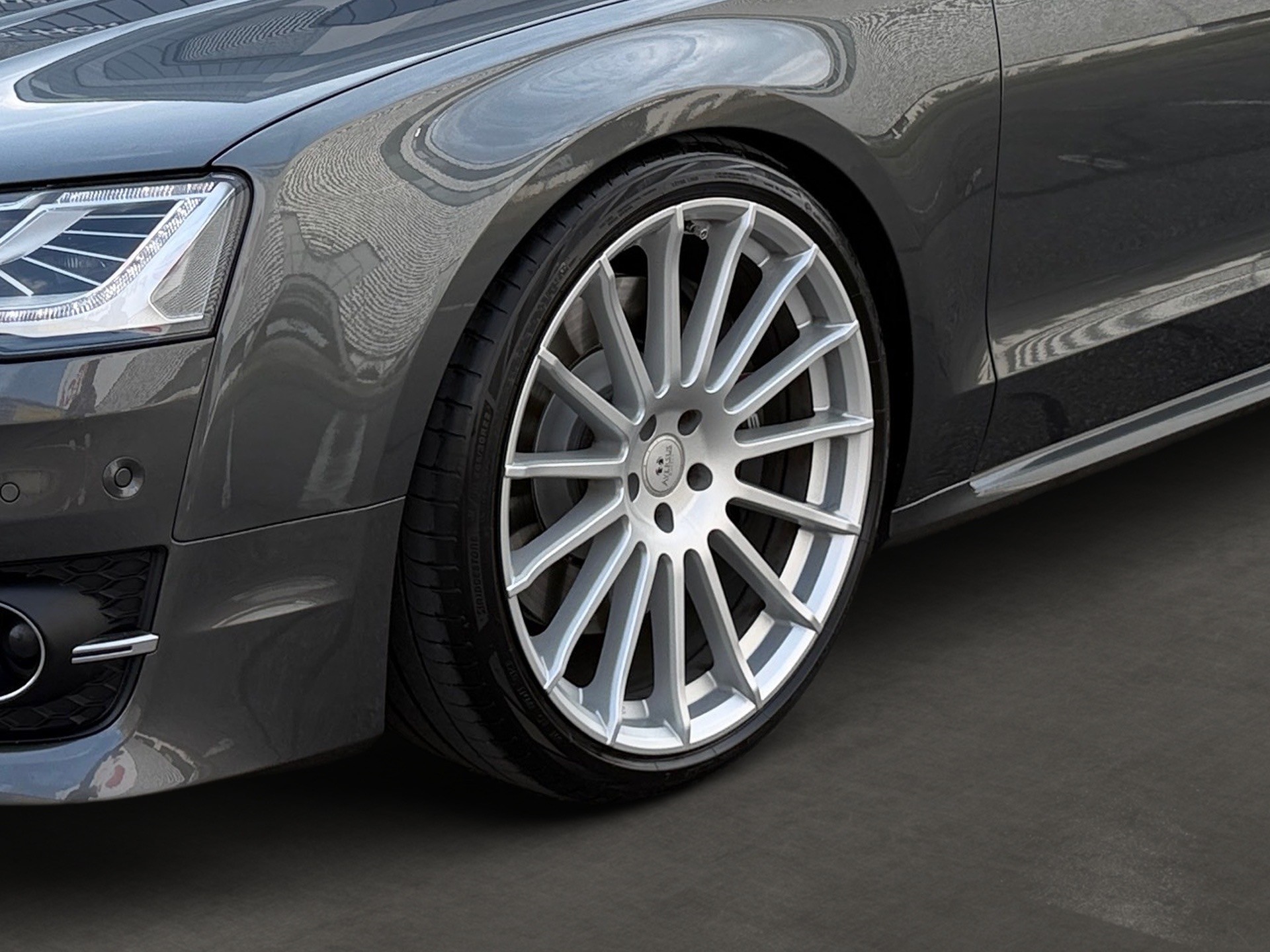 AUDI S8 4.0 TFSI V8 quattro tiptronic-image-9