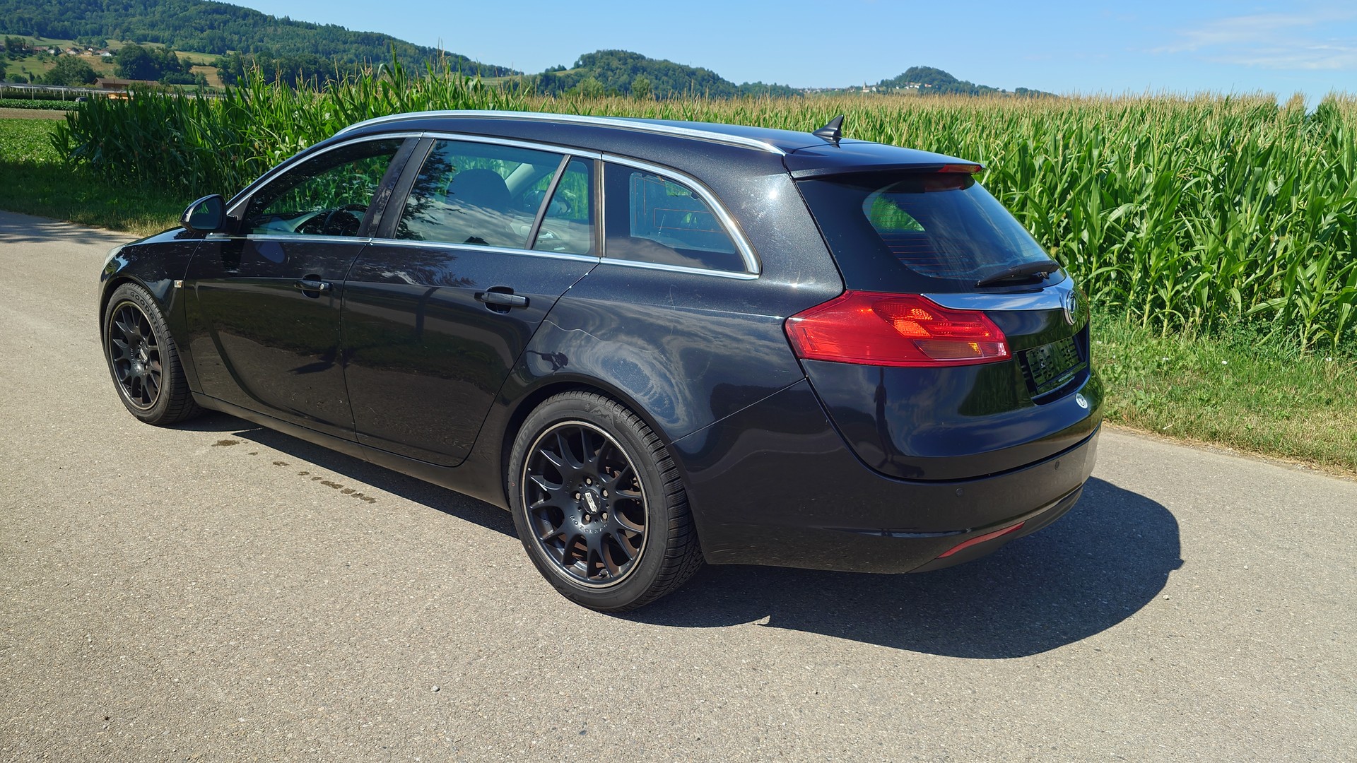 OPEL Insignia Sports Tourer 2.0 CDTI Automatic-image-2