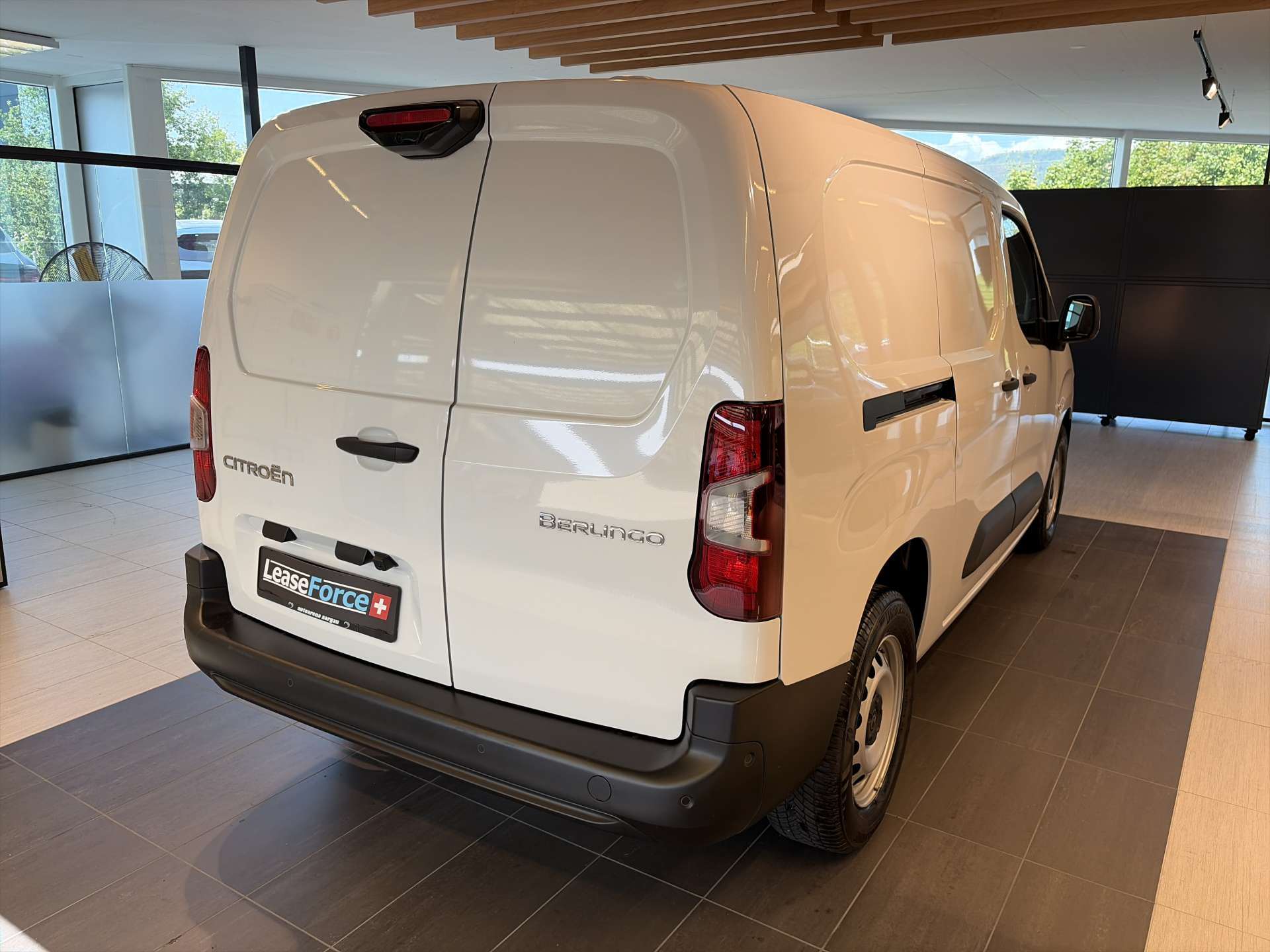 CITROEN Berlingo Van XL 1.5 Blue HDi 130-image-2