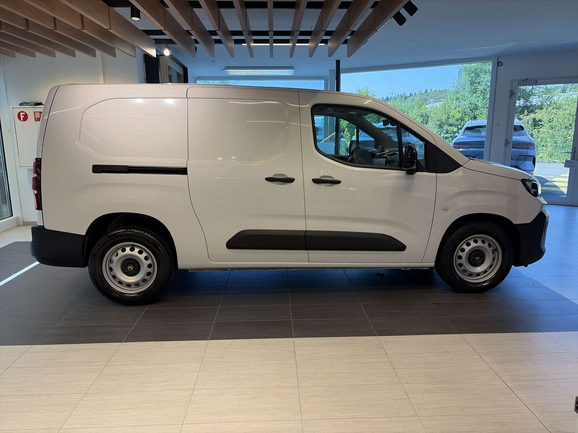 CITROEN Berlingo Van XL 1.5 Blue HDi 130-image-13