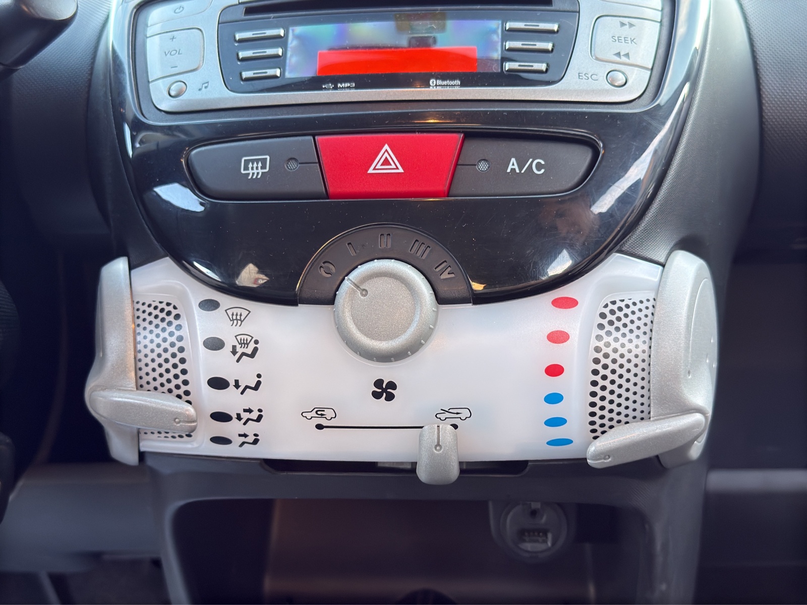 TOYOTA Aygo 1.0 VVT-i Luna-image-15