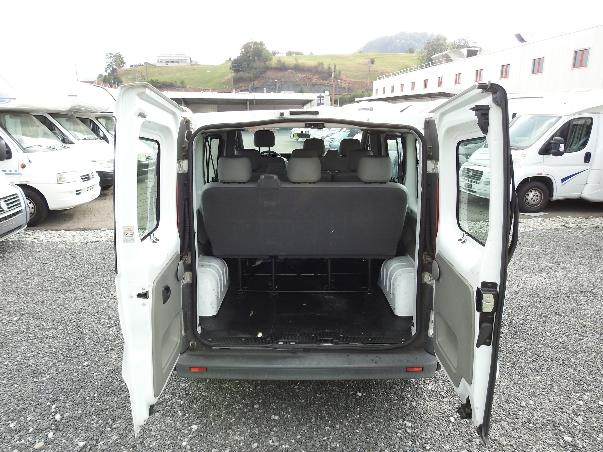 OPEL Vivaro 2.0 CDTI 2.7t L1H1-image-9