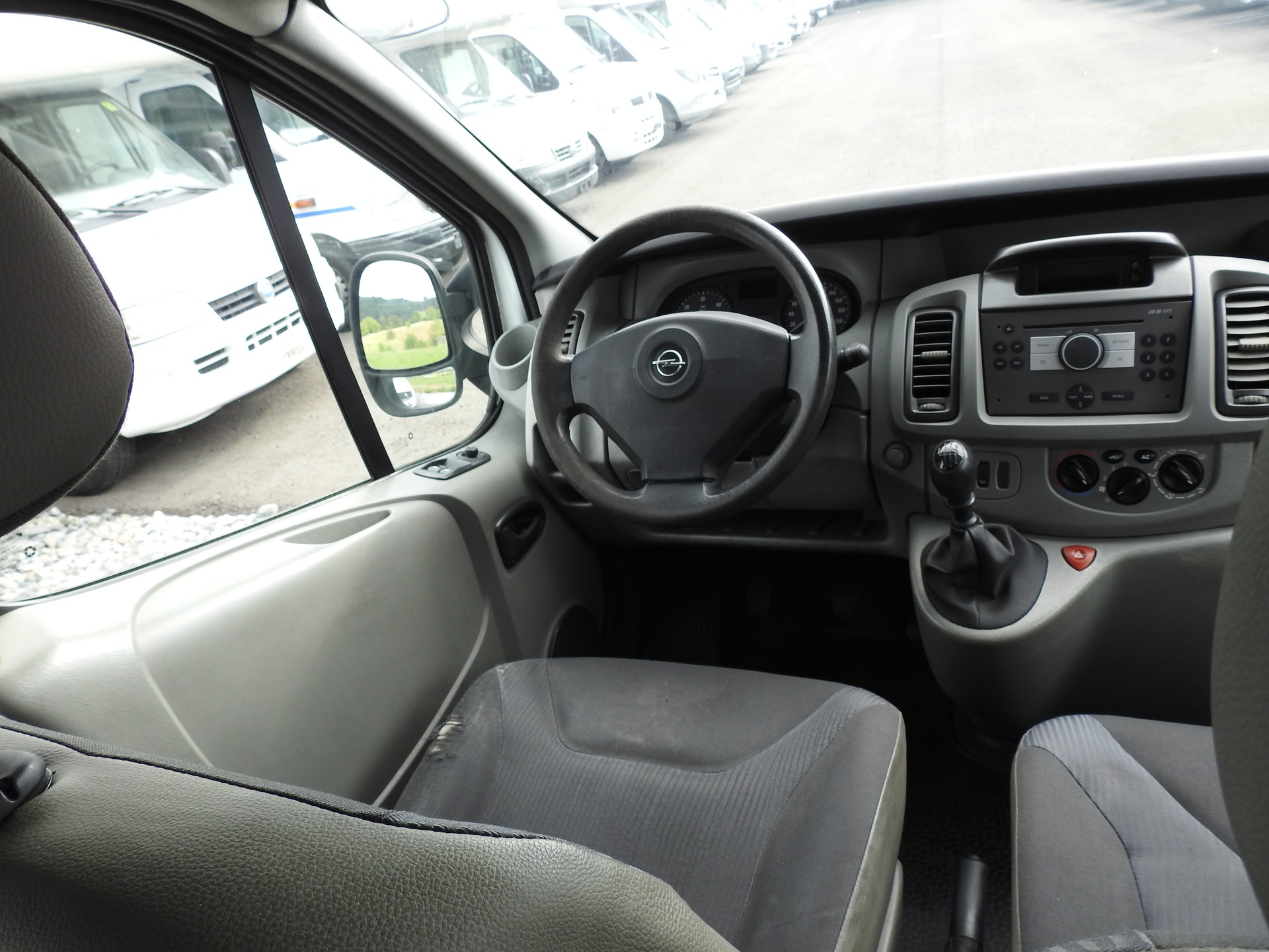 OPEL Vivaro 2.0 CDTI 2.7t L1H1-image-19