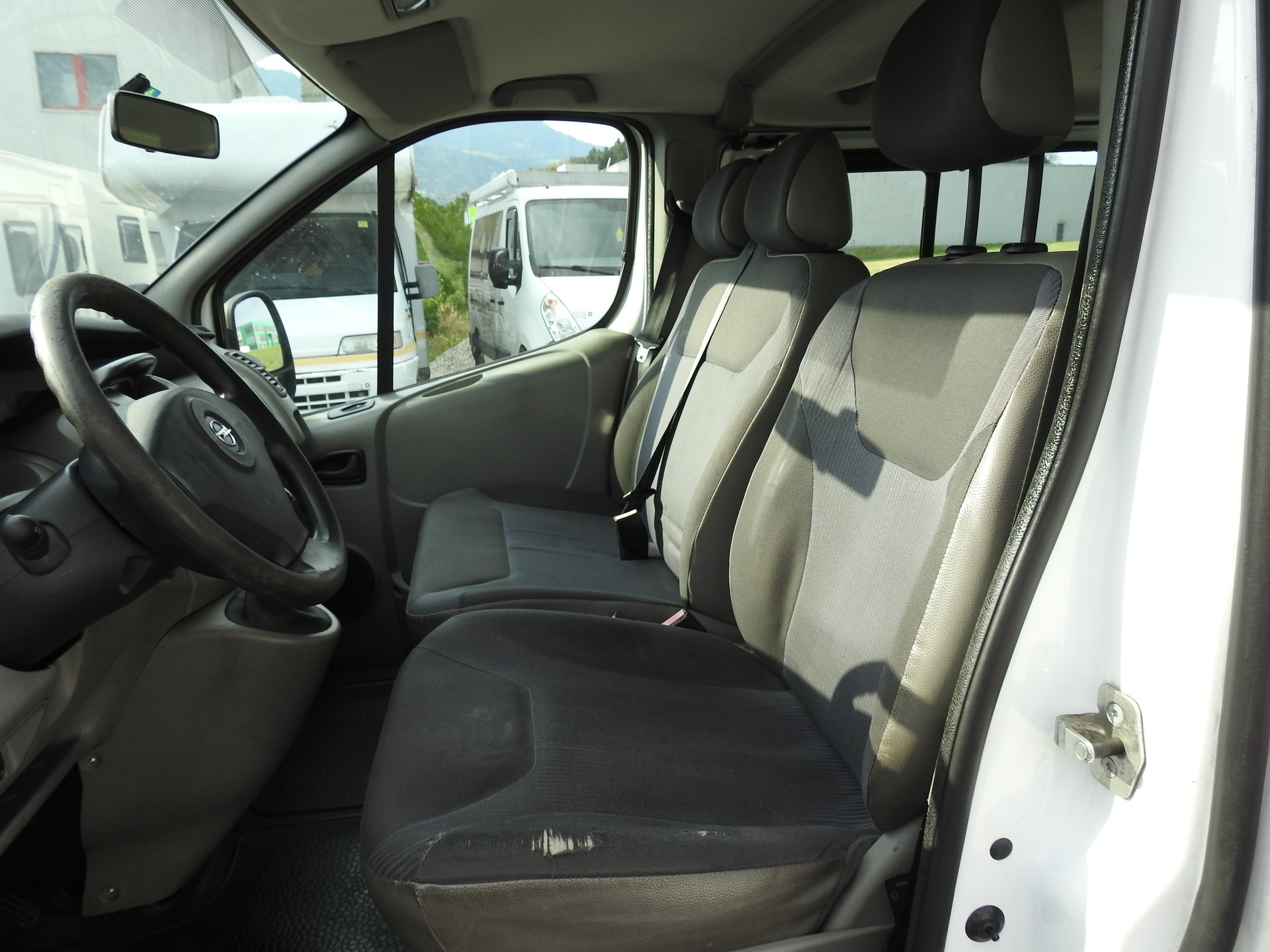 OPEL Vivaro 2.0 CDTI 2.7t L1H1-image-12