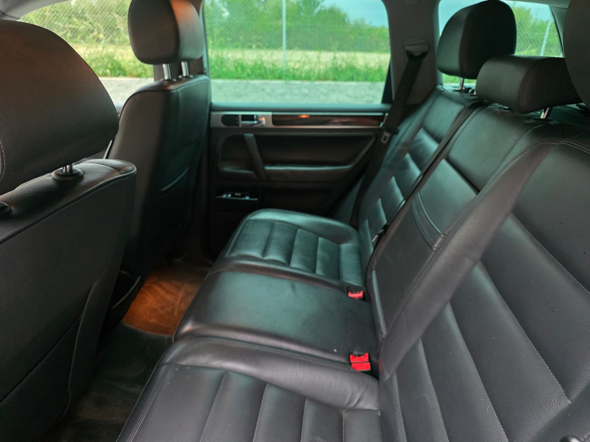 VW Touareg 5.0 TDI V10 Automatic-image-11