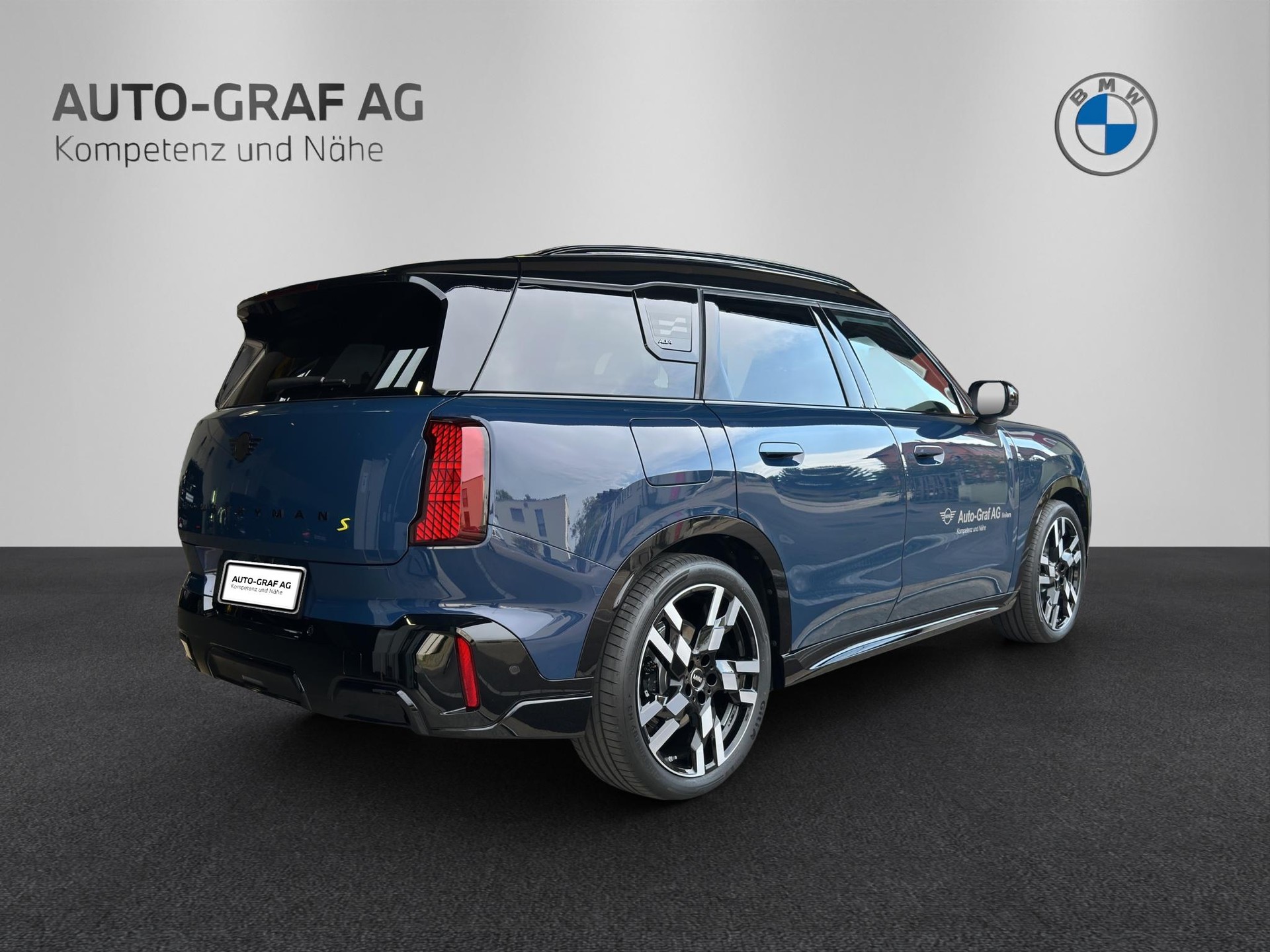MINI "JCW" Countryman SE ALL4-image-4