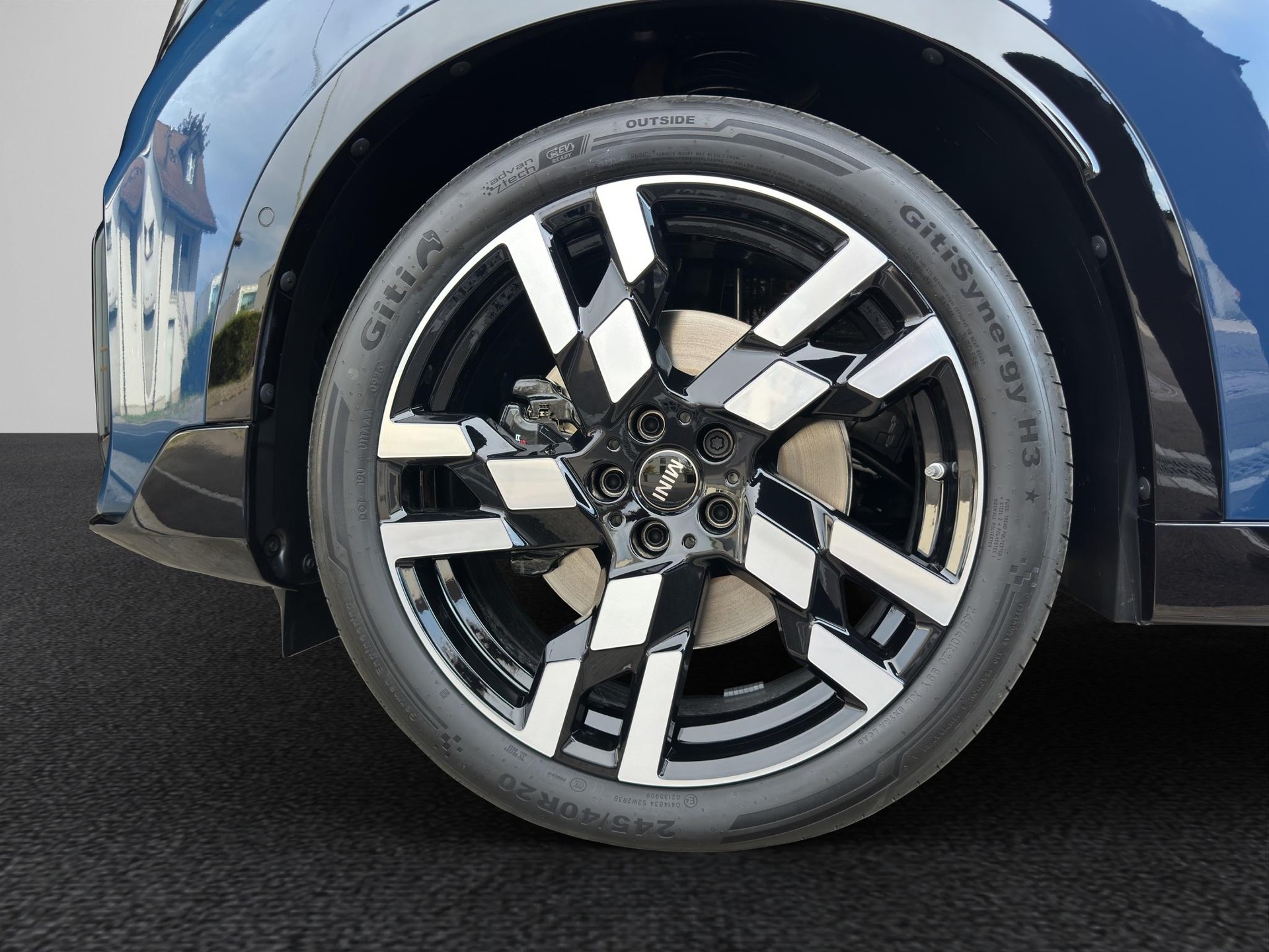 MINI "JCW" Countryman SE ALL4-image-9