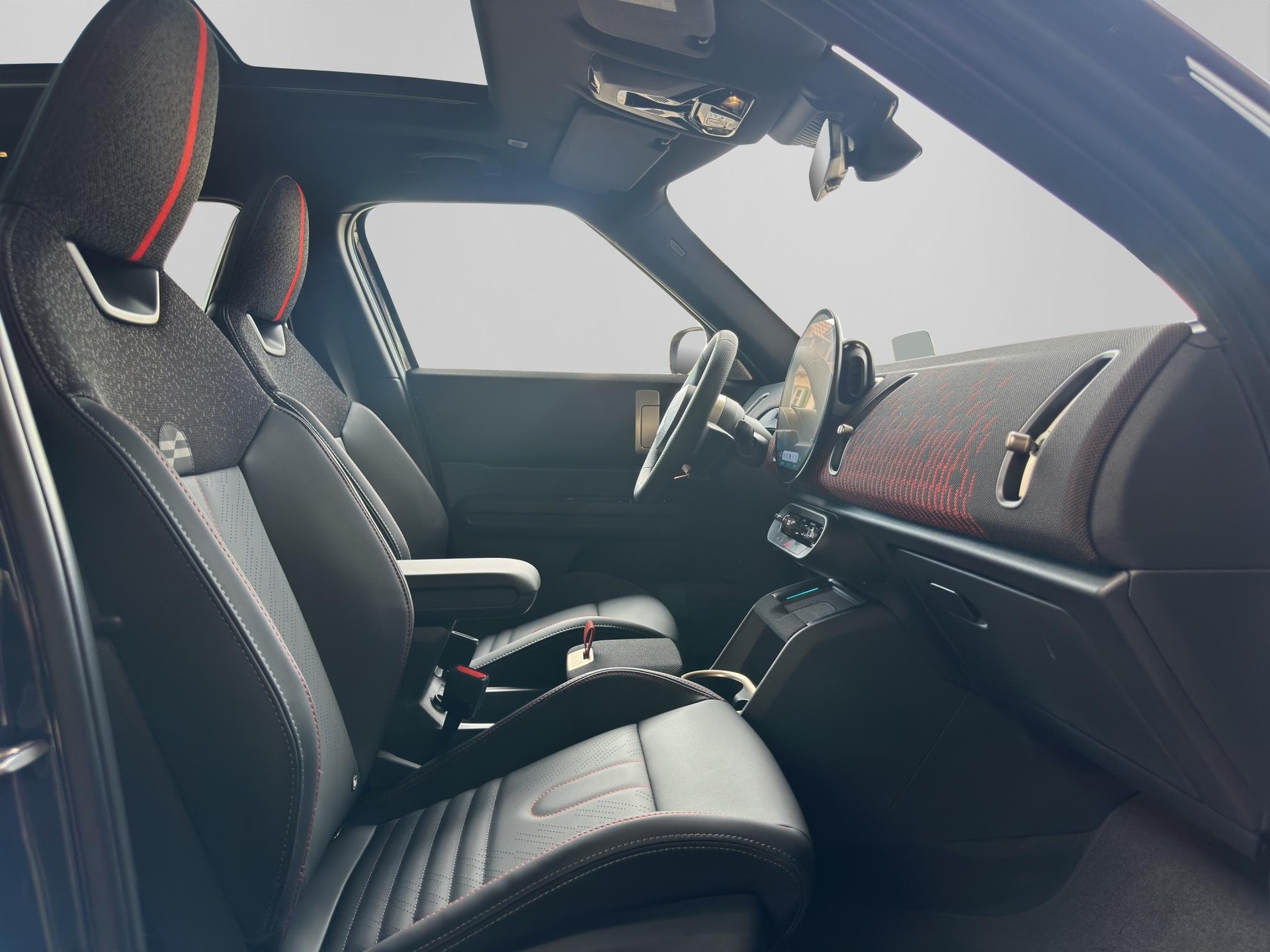 MINI "JCW" Countryman SE ALL4-image-17