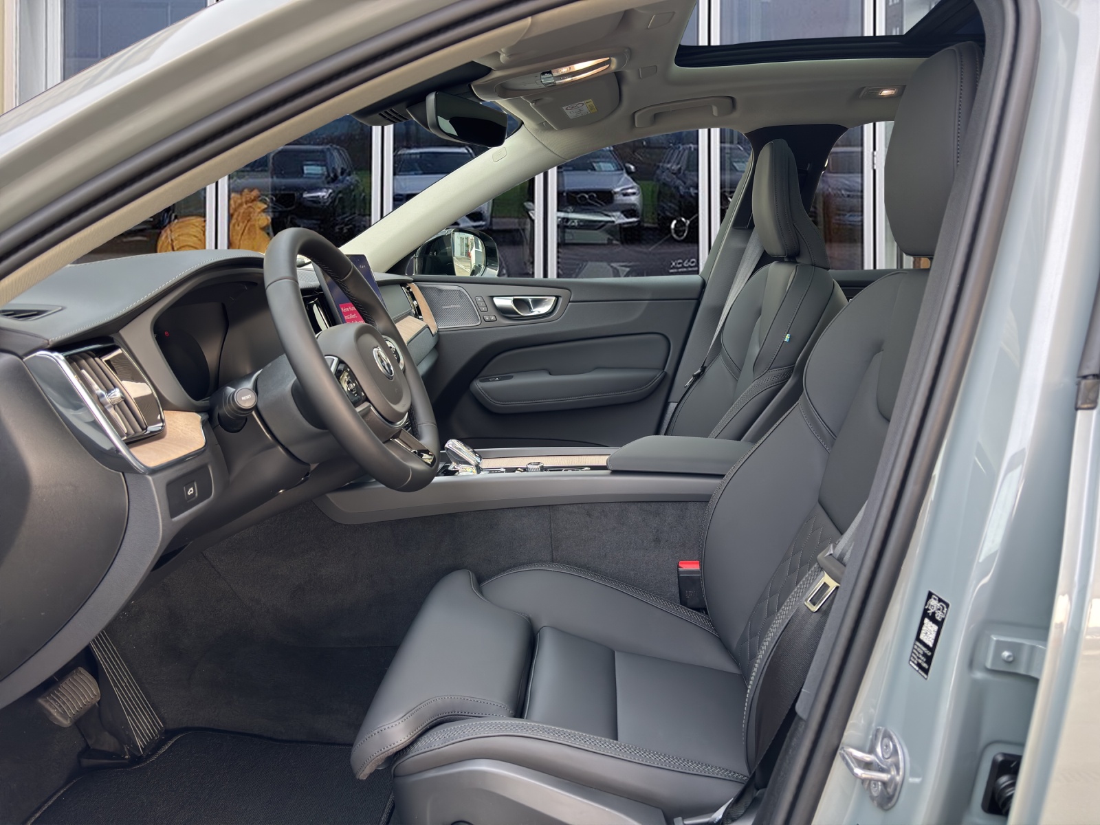 VOLVO XC60 2.0 B5 MH Ultra Dark AWD-image-7
