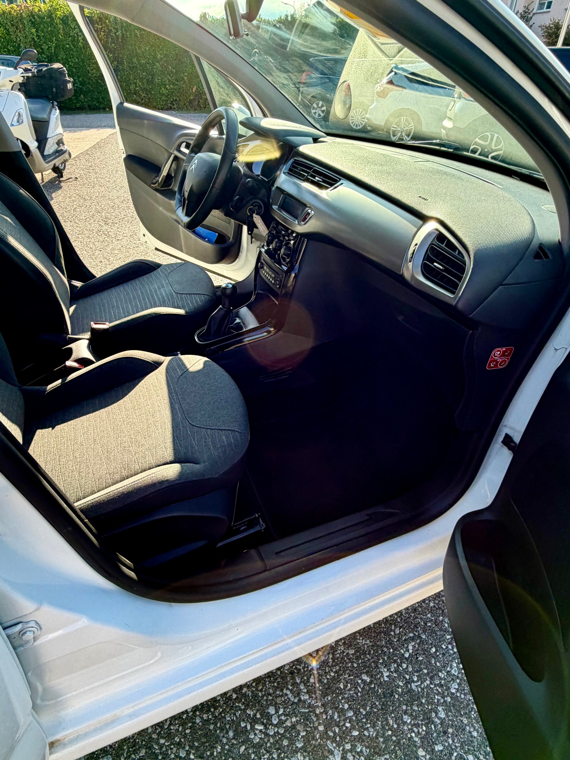 CITROEN C3 1.2i Séduction-image-8