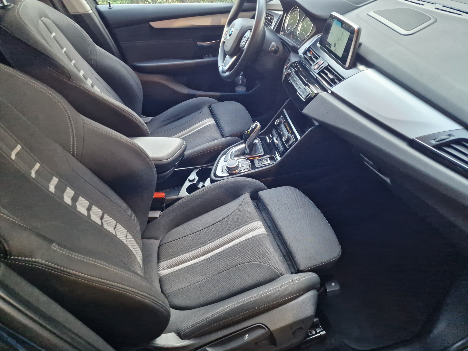 BMW 218d xDrive Gran Tourer Steptronic Sport Line-image-7