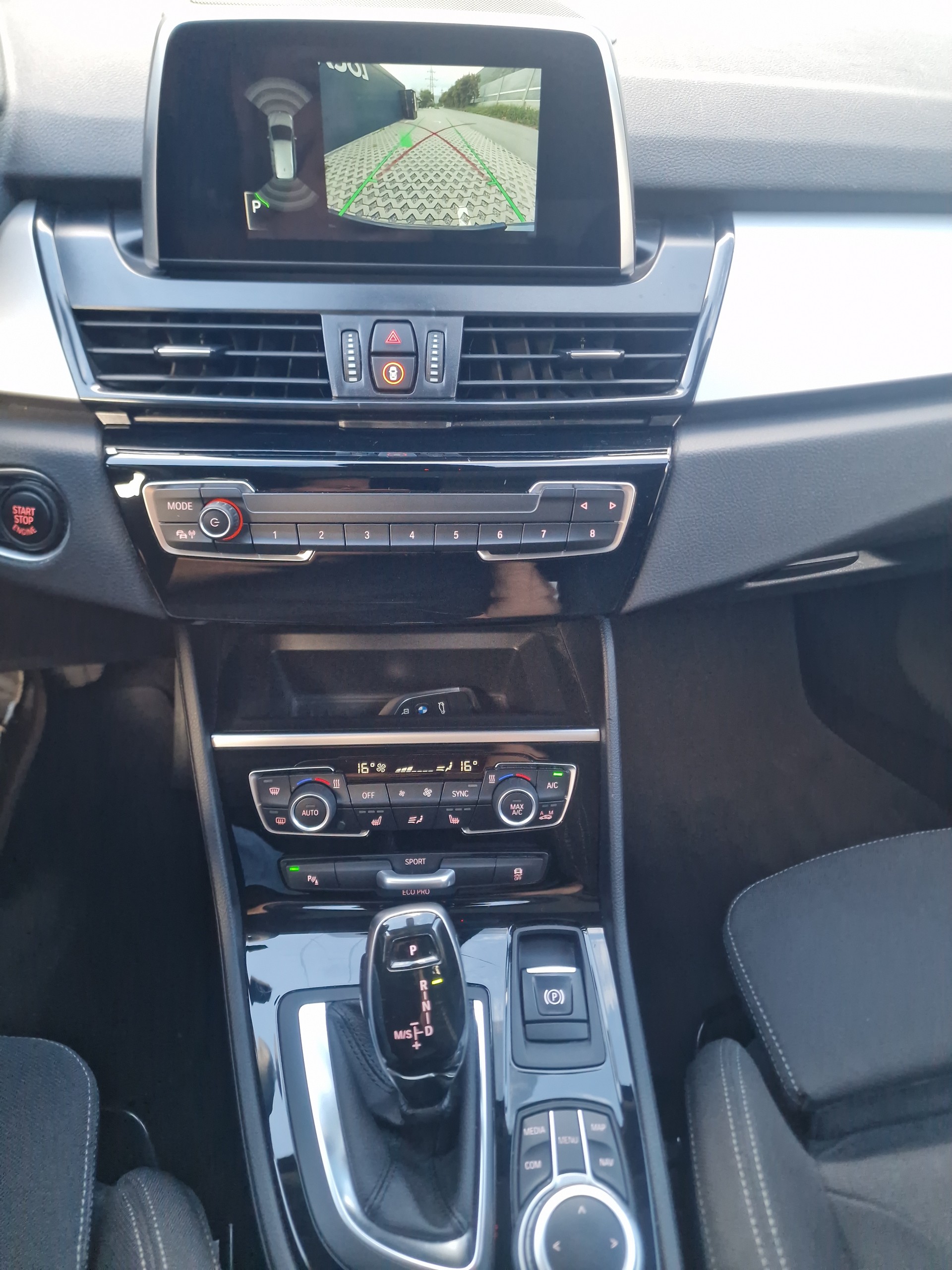 BMW 218d xDrive Gran Tourer Steptronic Sport Line-image-10