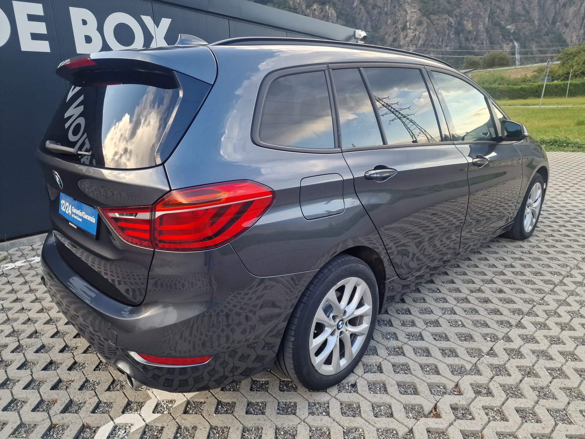 BMW 218d xDrive Gran Tourer Steptronic Sport Line-image-3