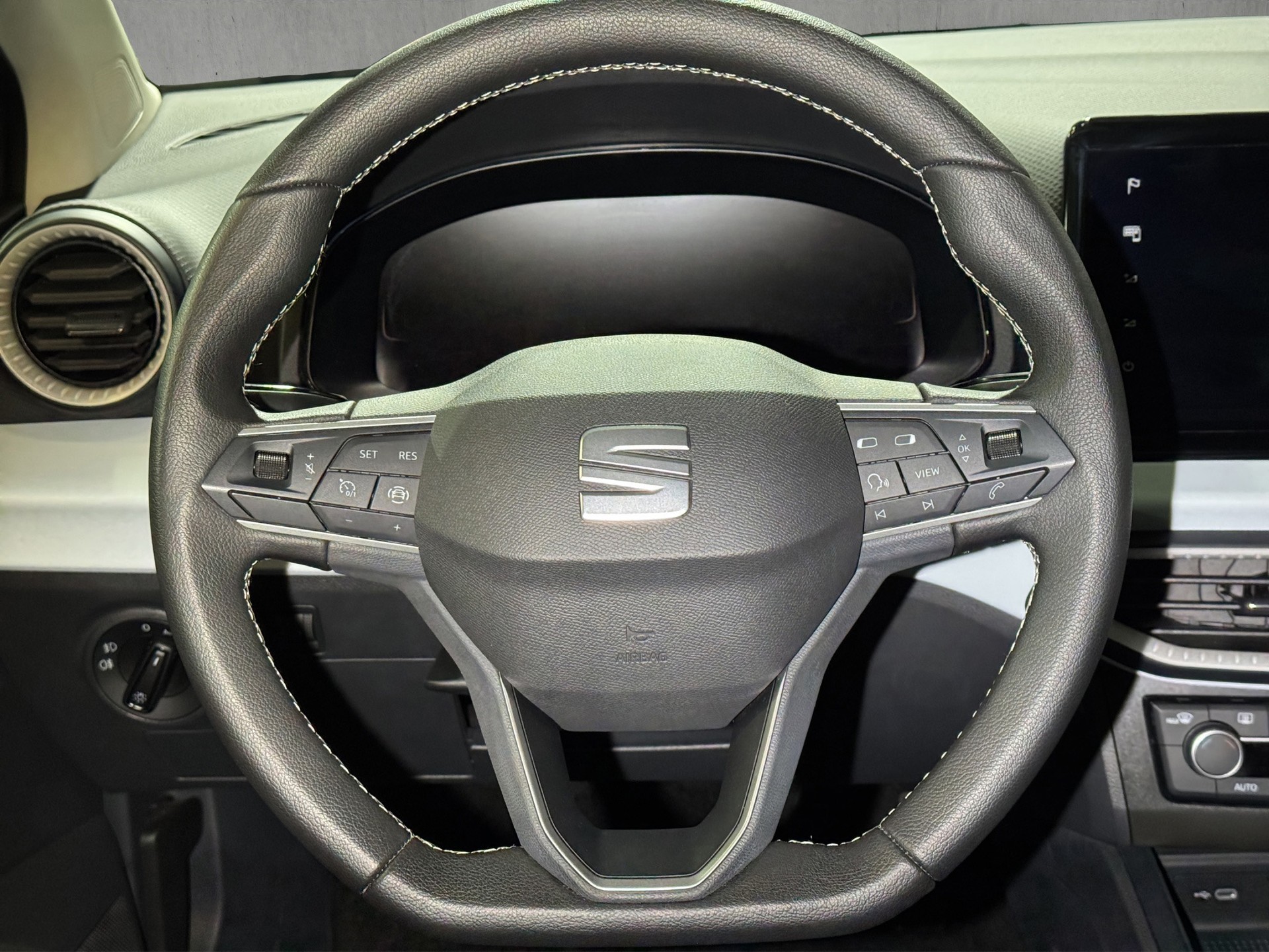 SEAT Arona 1.0 TSI Eco Move DSG "Navi-Digital Cockpit"-image-11