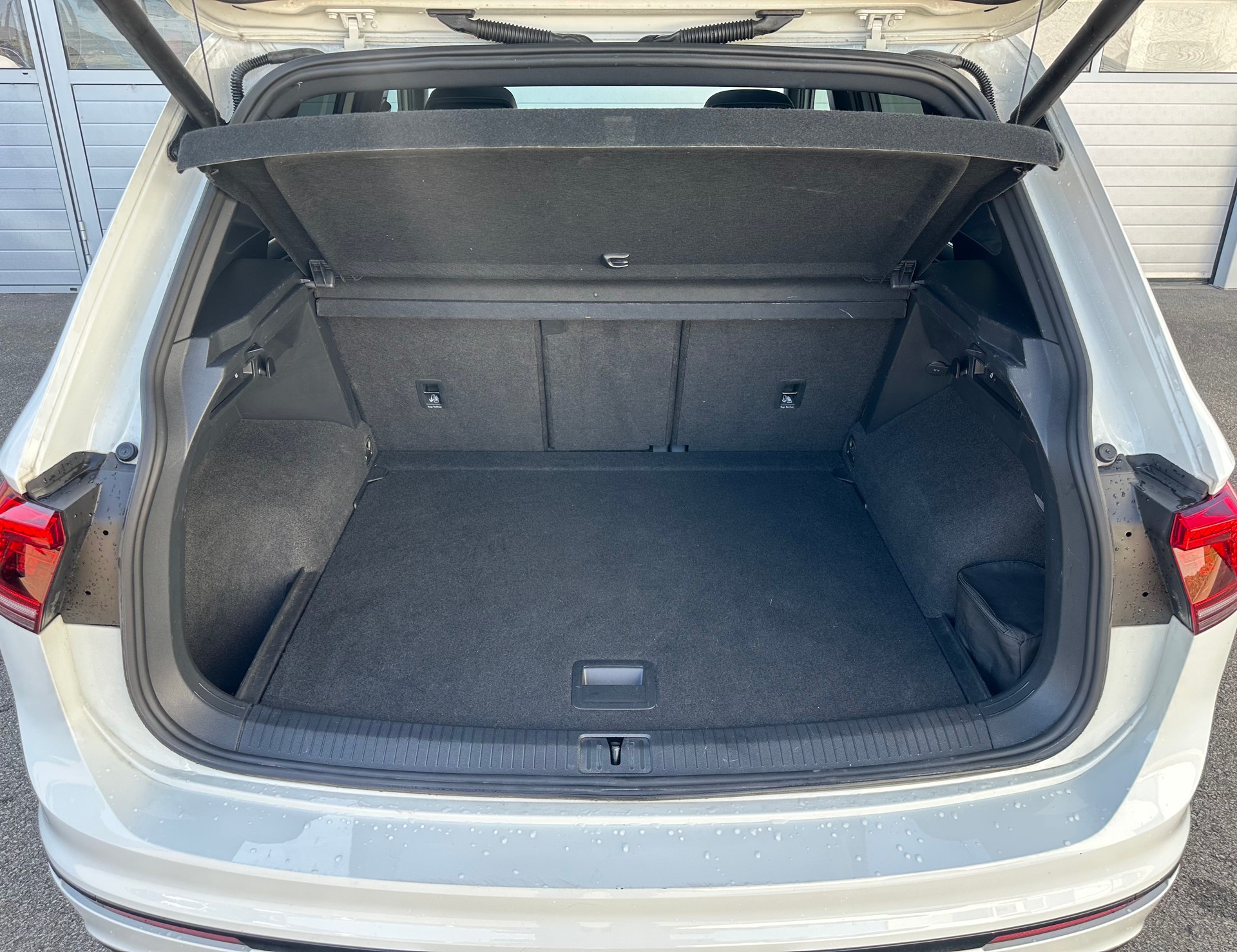 VW Tiguan 2.0TSI R-Line 4Motion DSG-image-5