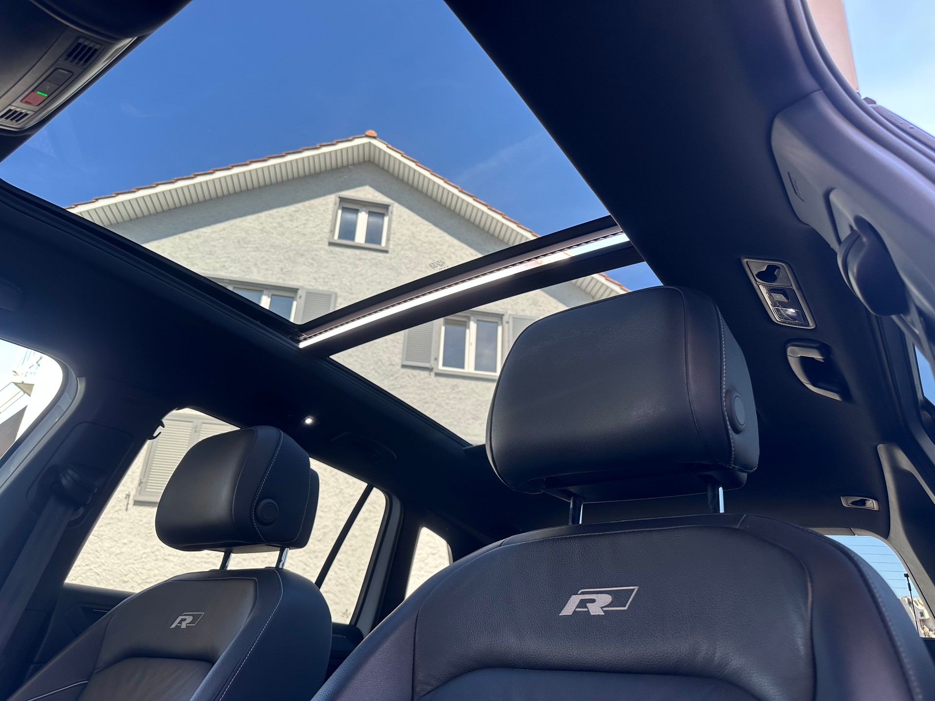 VW Tiguan 2.0TSI R-Line 4Motion DSG-image-9