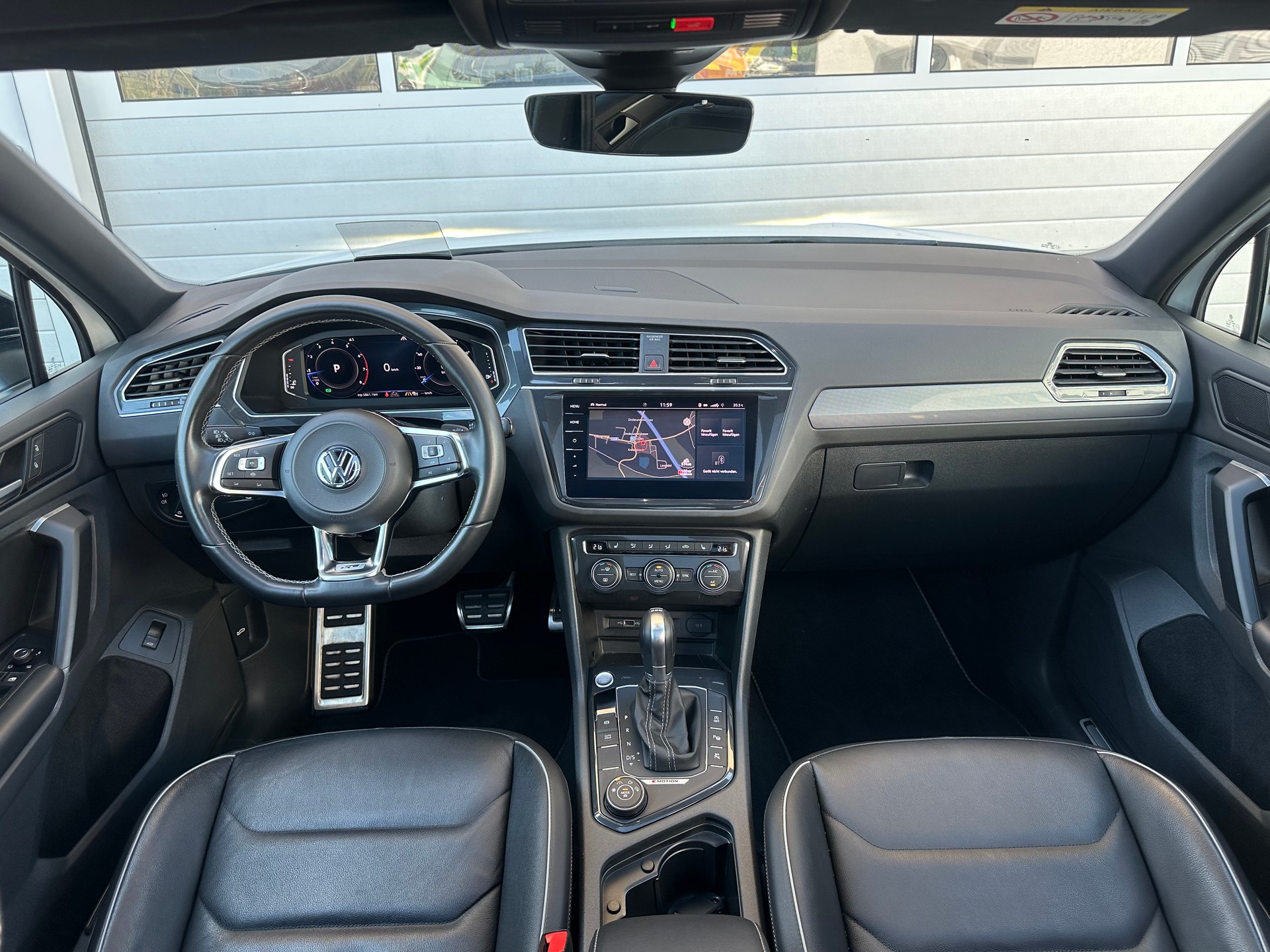 VW Tiguan 2.0TSI R-Line 4Motion DSG-image-6