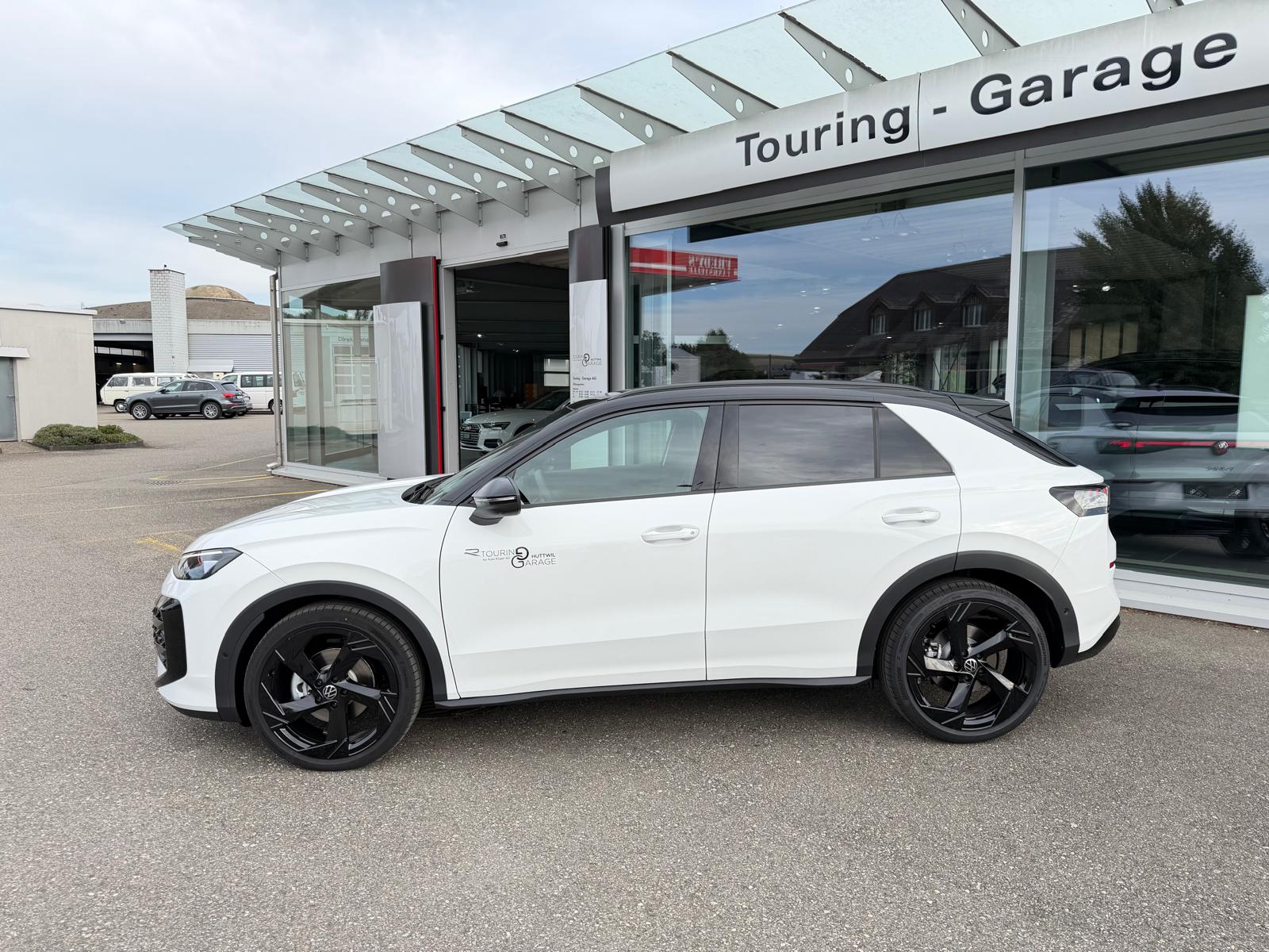 VW T-Roc 1.5 eTSI mHEV R-Line DSG-image-1