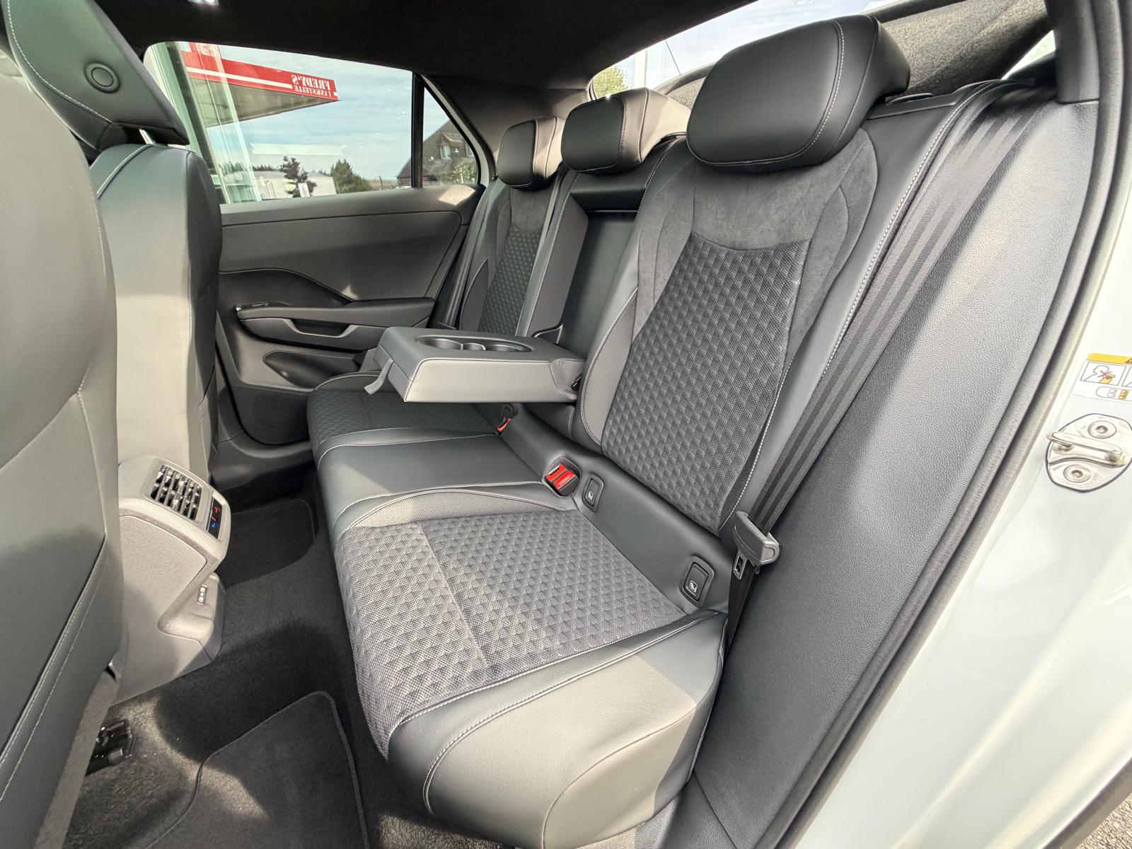 VW T-Roc 1.5 eTSI mHEV R-Line DSG-image-23
