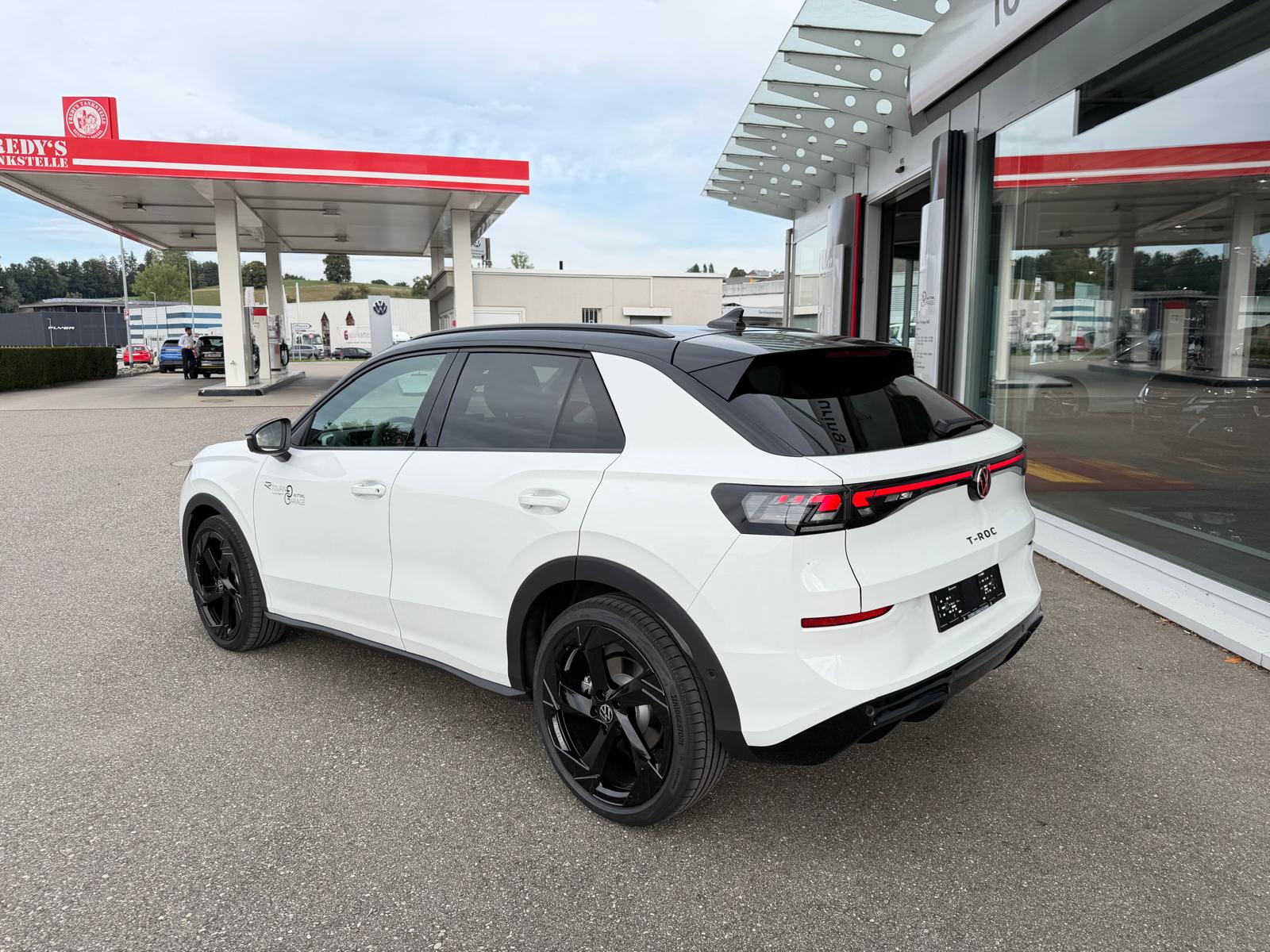 VW T-Roc 1.5 eTSI mHEV R-Line DSG-image-2