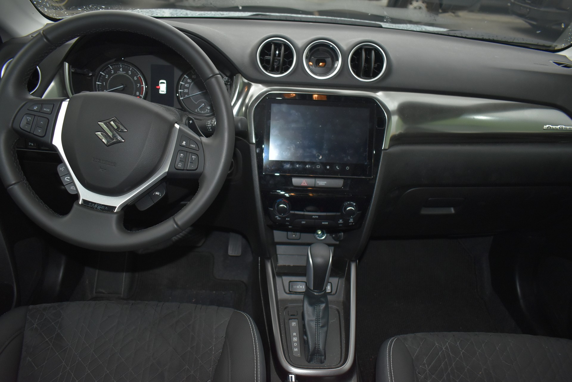 SUZUKI Vitara 1.4 Boosterjet Black Edition Top 4x4 Hybrid Automatic-image-10