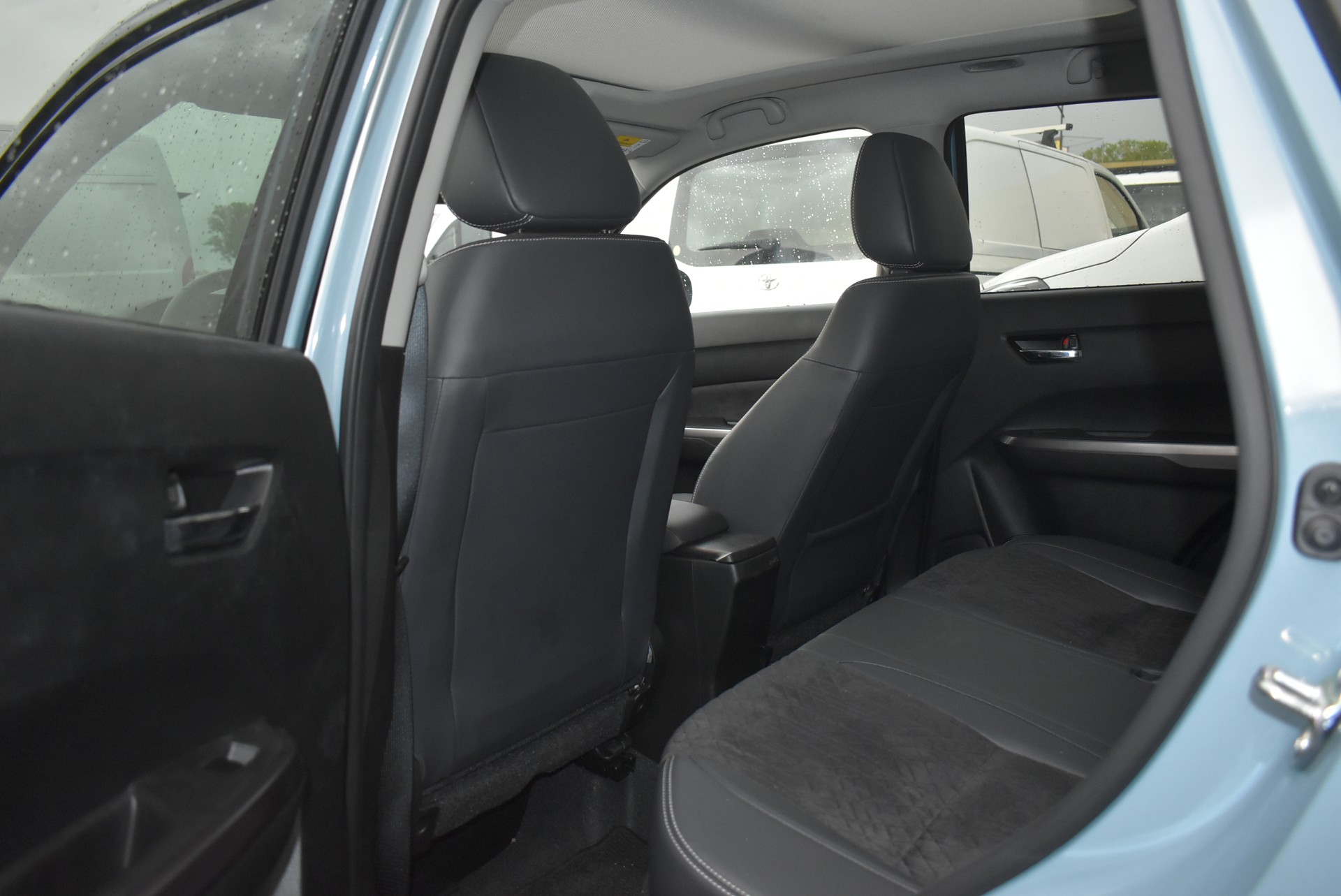 SUZUKI Vitara 1.4 Boosterjet Black Edition Top 4x4 Hybrid Automatic-image-9