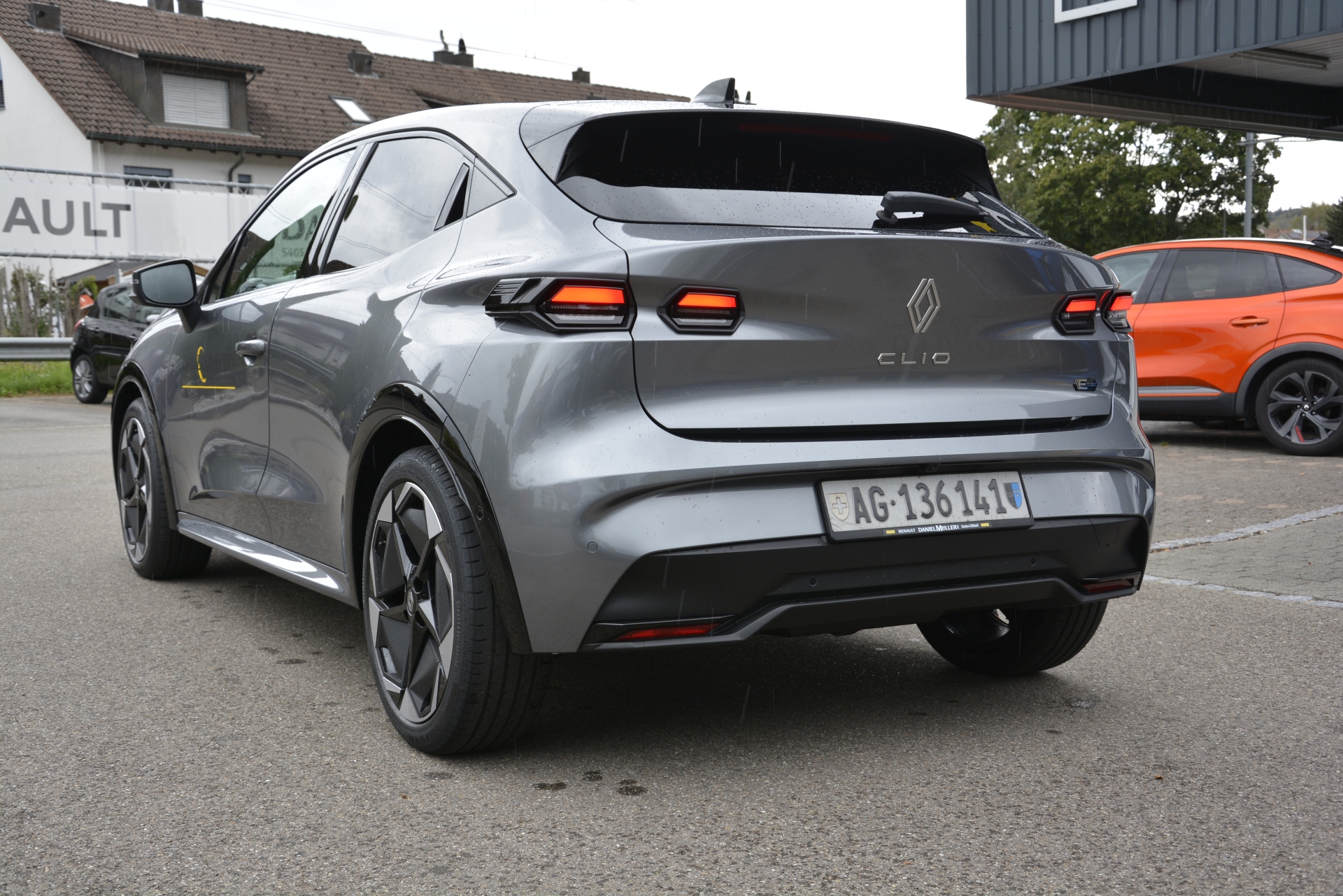 RENAULT CLIO techno full hybrid E-Tech 160-image-4