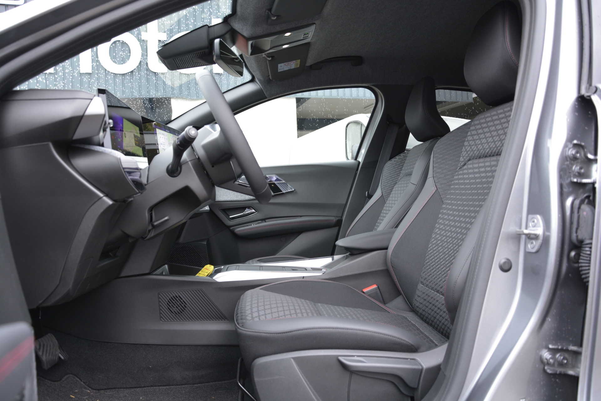 RENAULT CLIO techno full hybrid E-Tech 160-image-9