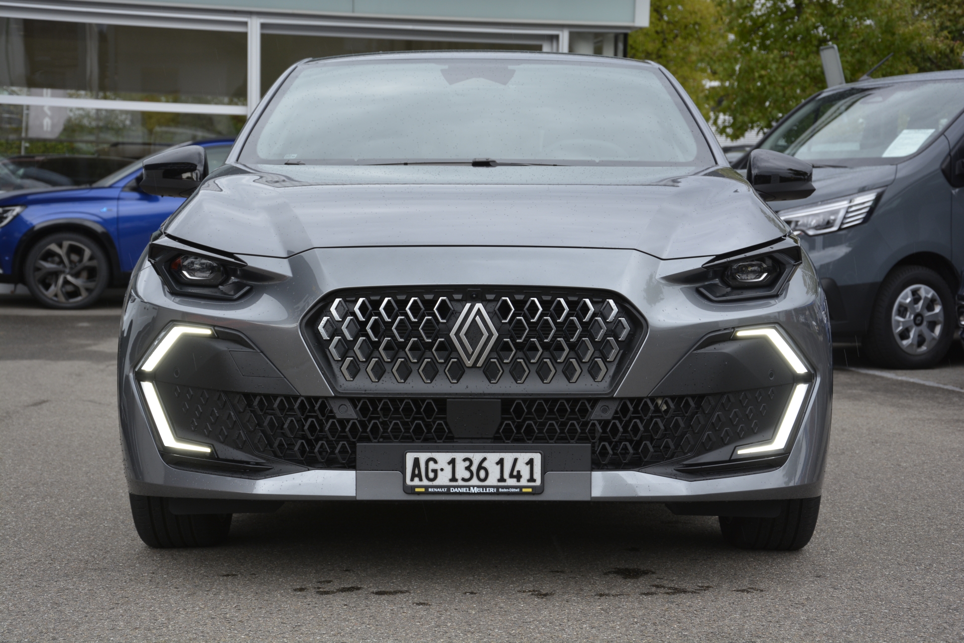 RENAULT CLIO techno full hybrid E-Tech 160-image-1