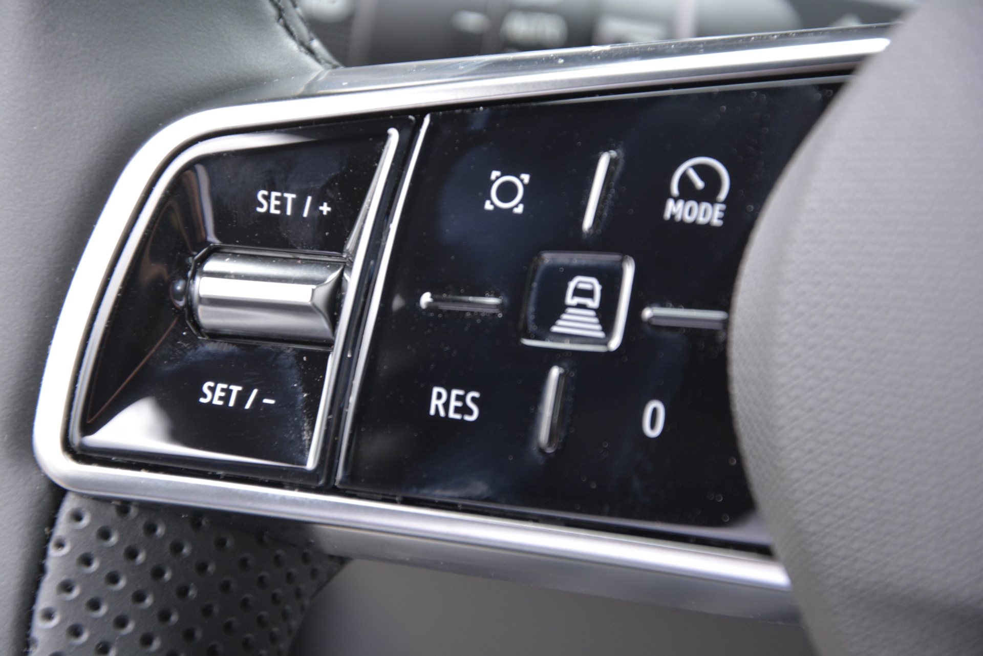 RENAULT CLIO techno full hybrid E-Tech 160-image-10