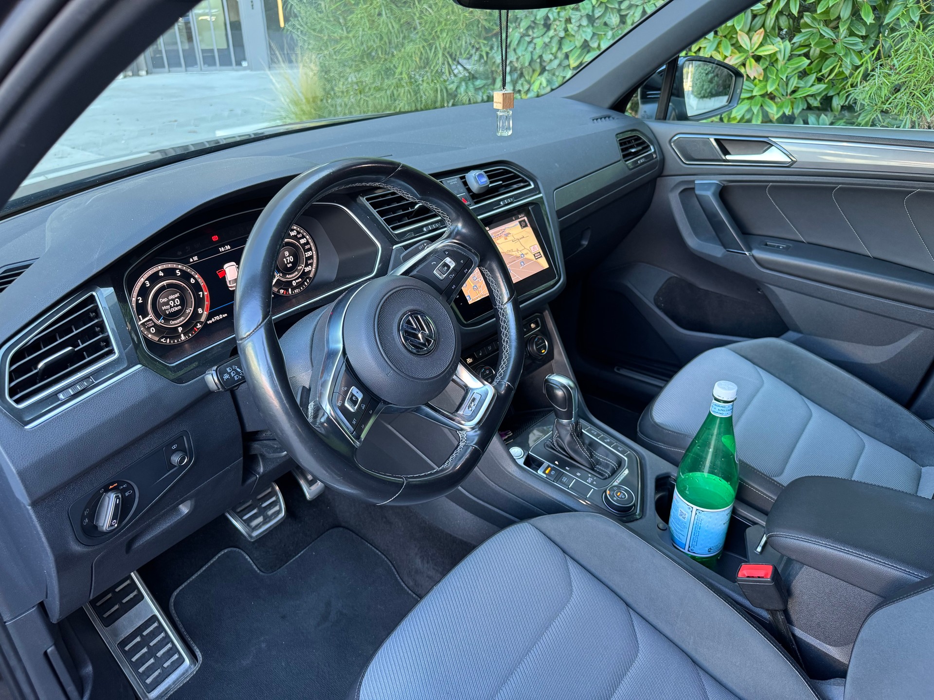 VW Tiguan 2.0TSI R-LINE 4Motion DSG-image-5