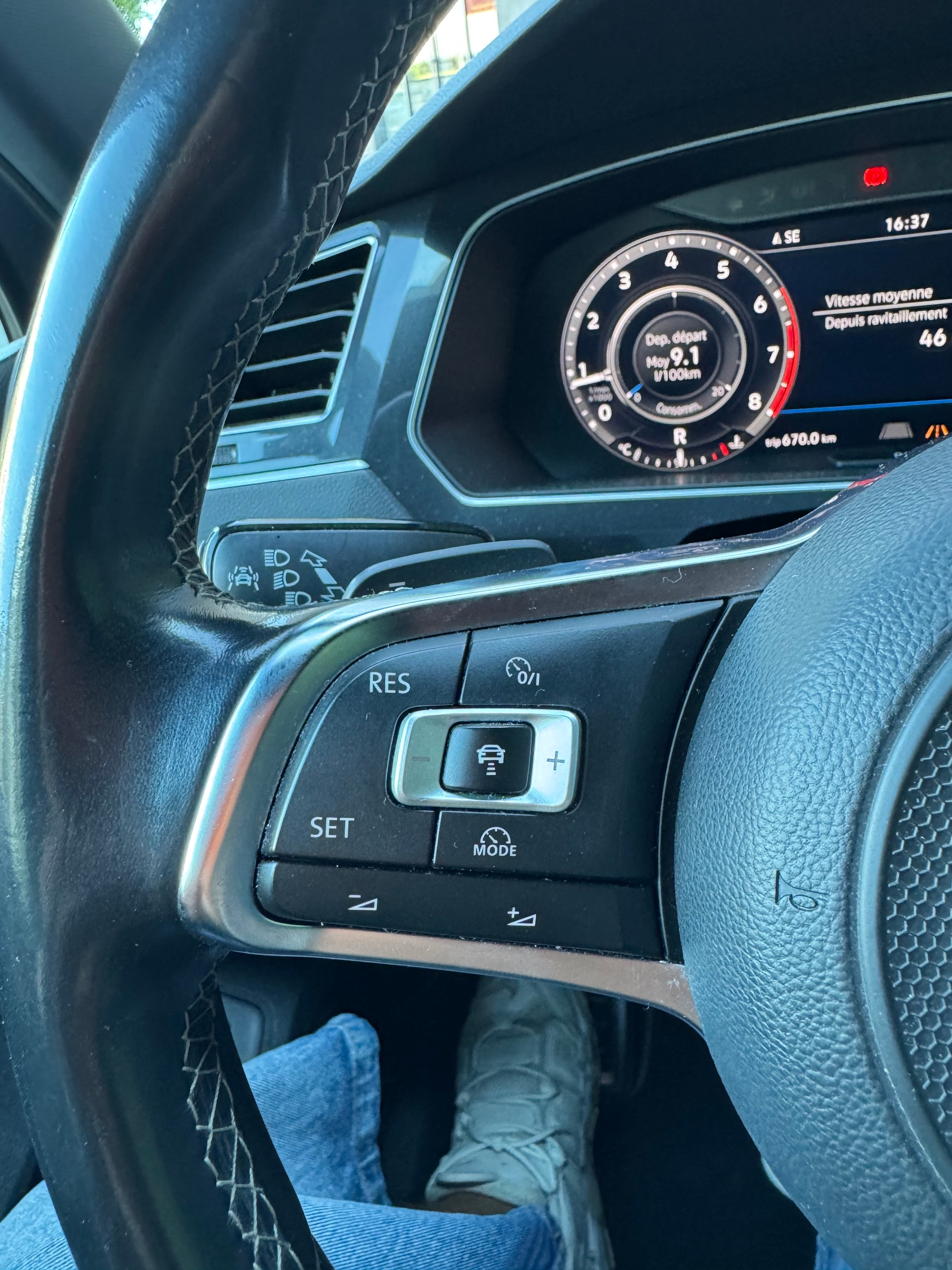 VW Tiguan 2.0TSI R-LINE 4Motion DSG-image-12