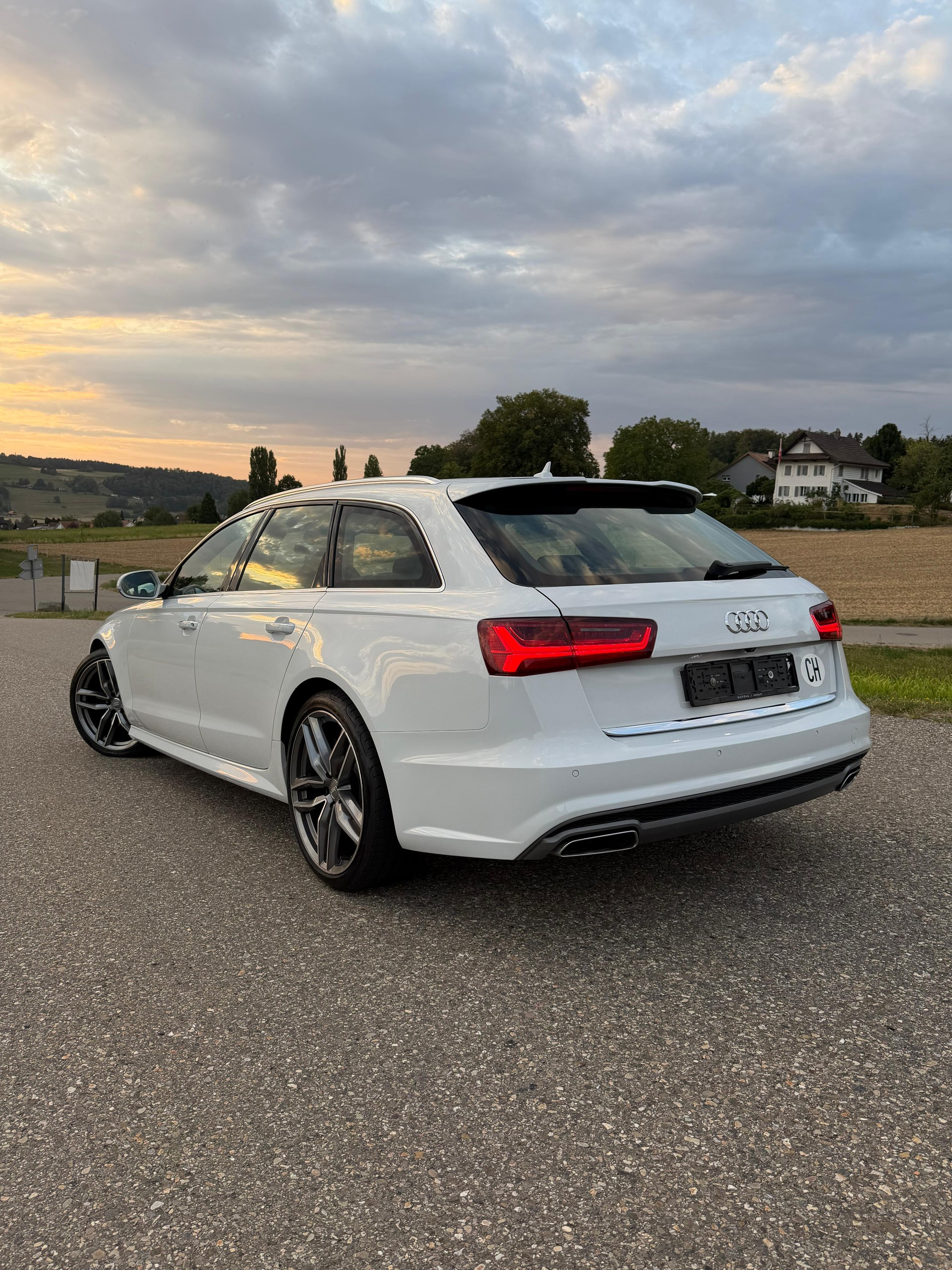 AUDI A6 Avant 3.0 TDI V6 quattro S-tronic-image-1