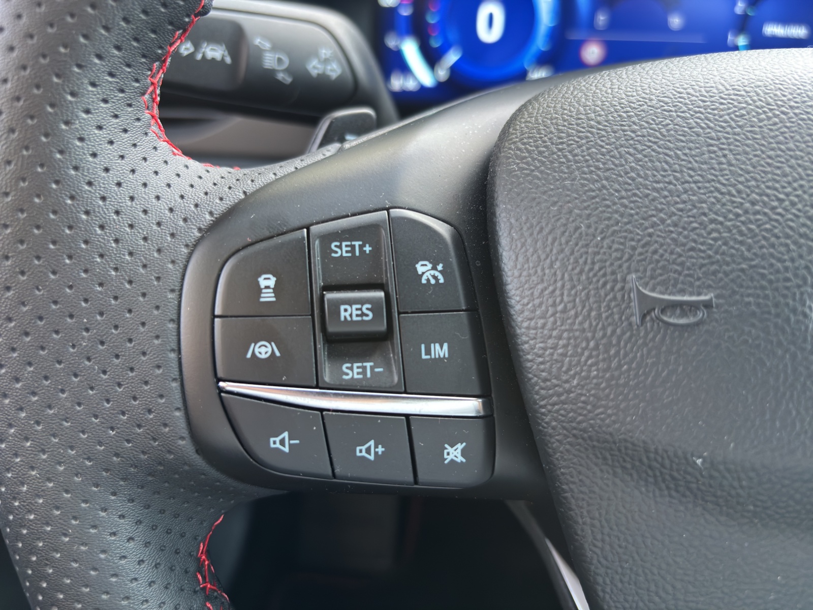 FORD Focus 1.0 MHEV ST-Line X Automat mit Rückfahrkamera, Head-Up Display & Side-Assist-image-12