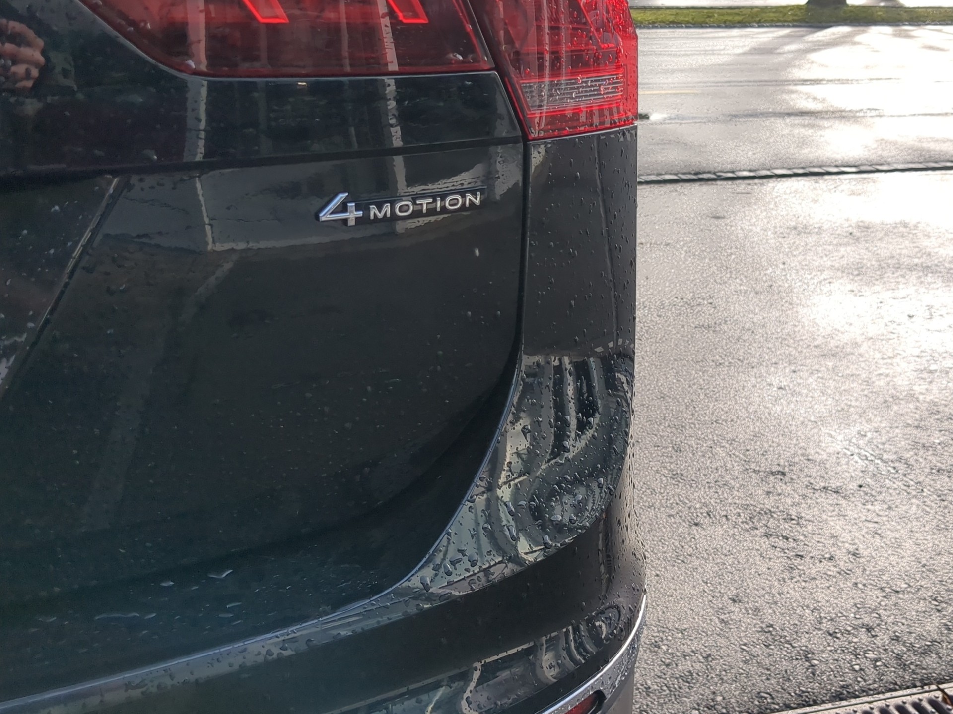 VW Tiguan Allspace 2.0TSI Elegance 4Motion DSG-image-11