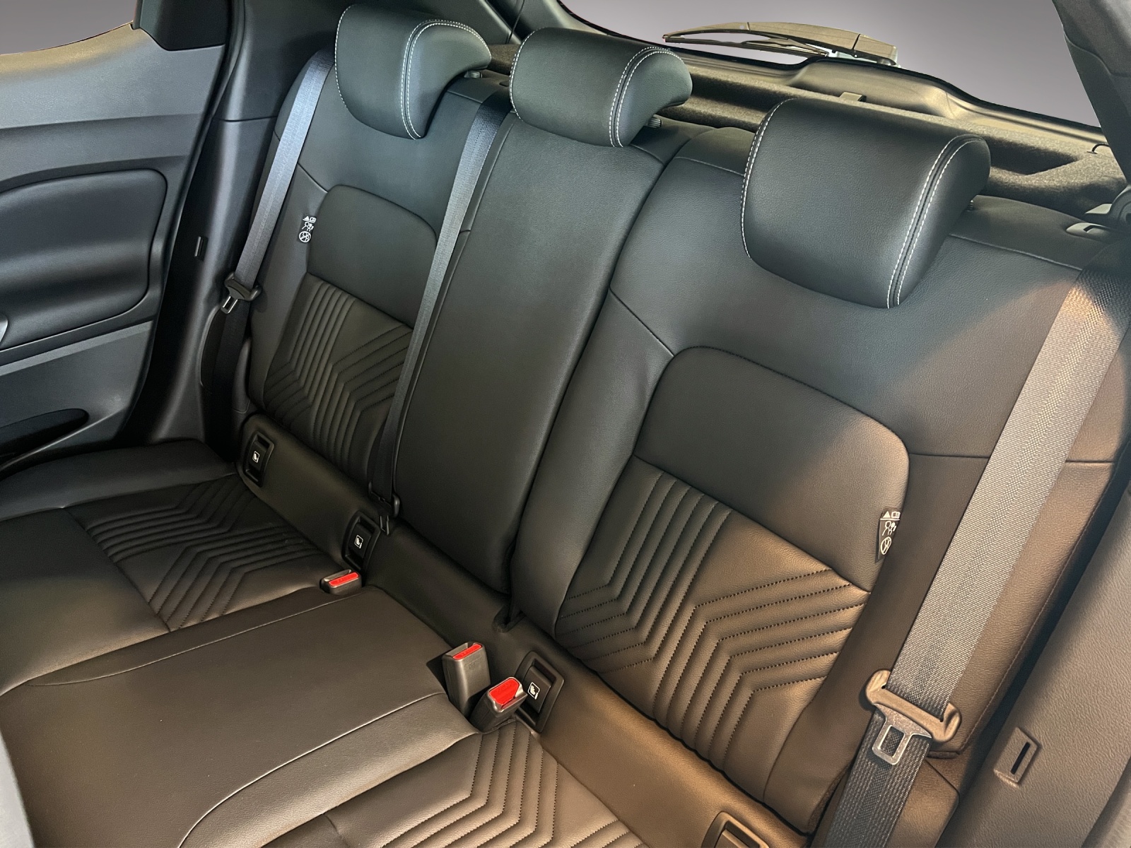 NISSAN Juke 1.6 Hybrid Tekna-image-6