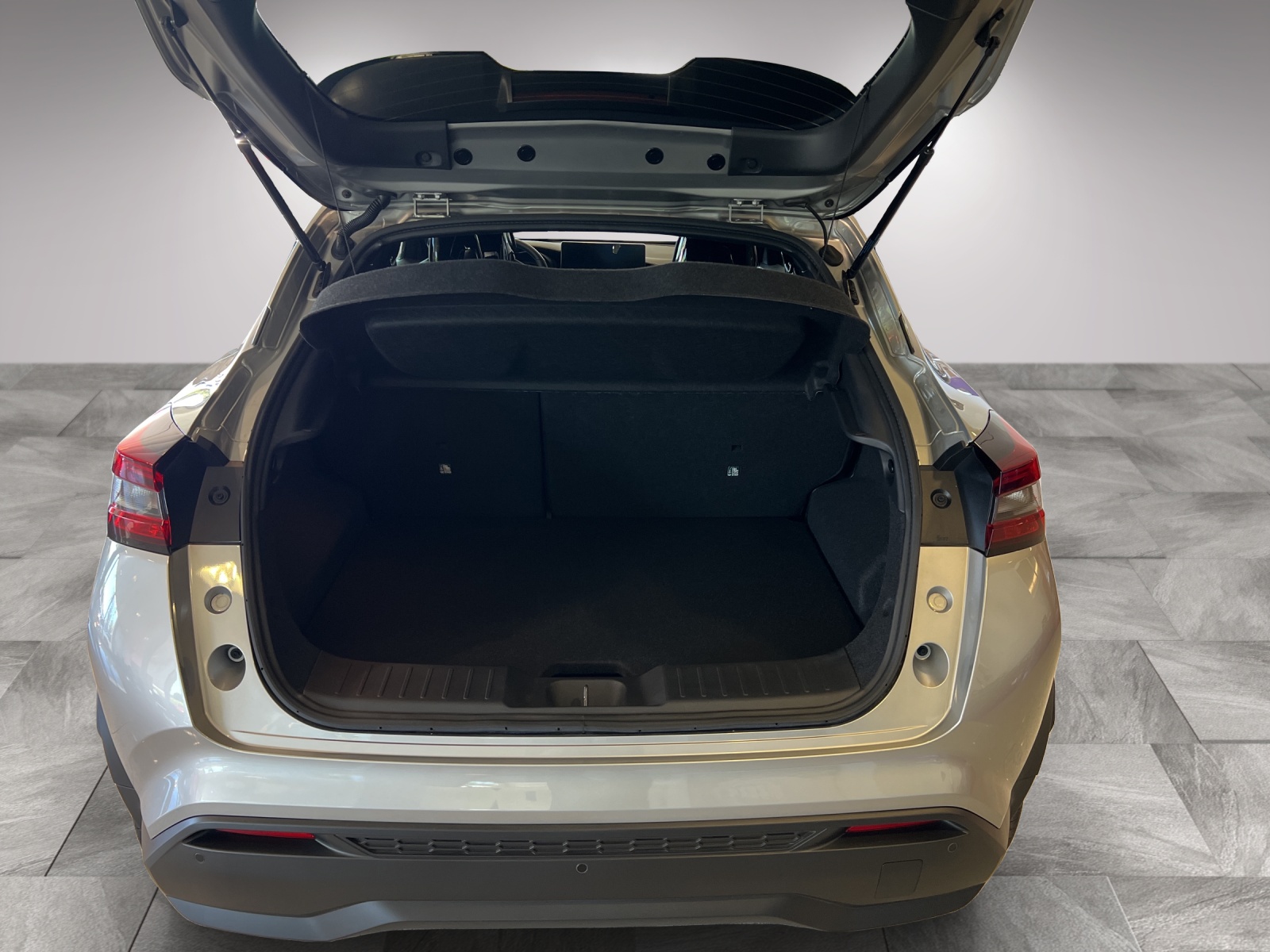 NISSAN Juke 1.6 Hybrid Tekna-image-7