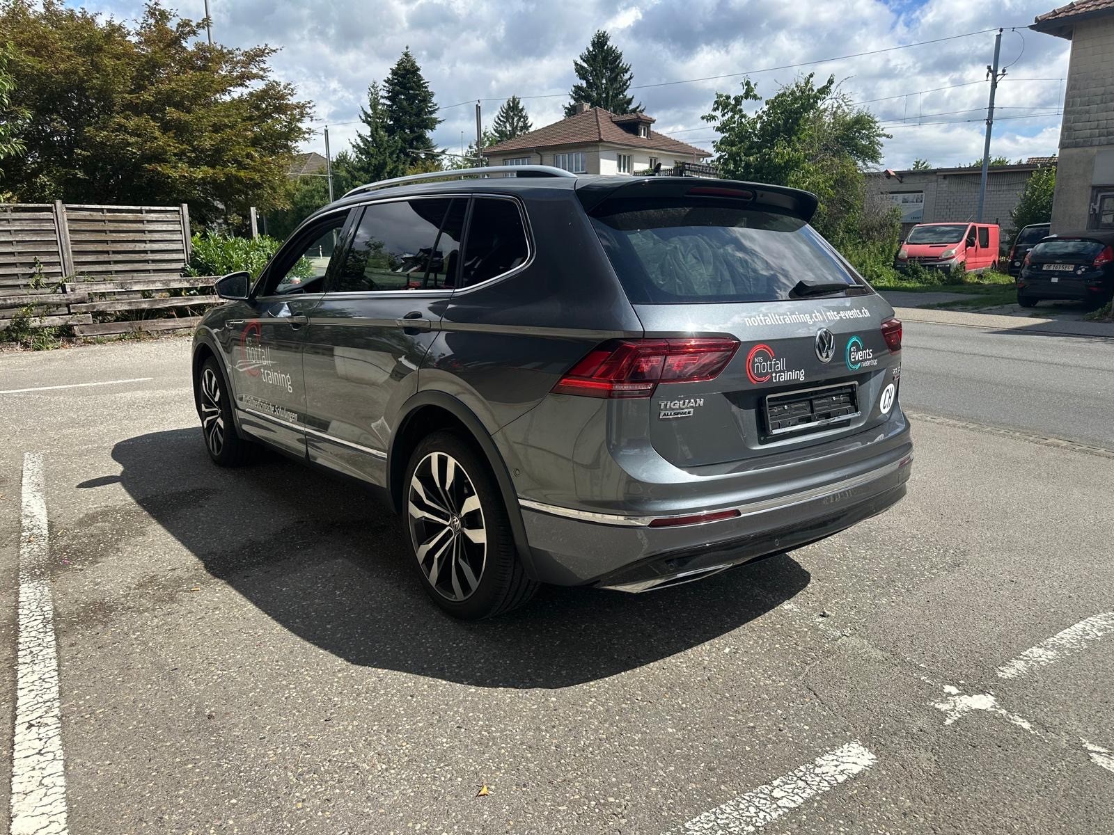 VW Tiguan Allspace 2.0TSI Highline 4Motion DSG-image-2