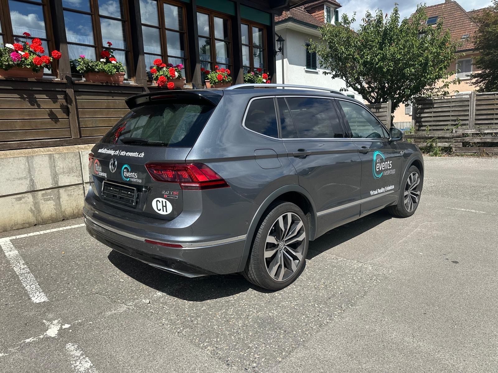 VW Tiguan Allspace 2.0TSI Highline 4Motion DSG-image-3