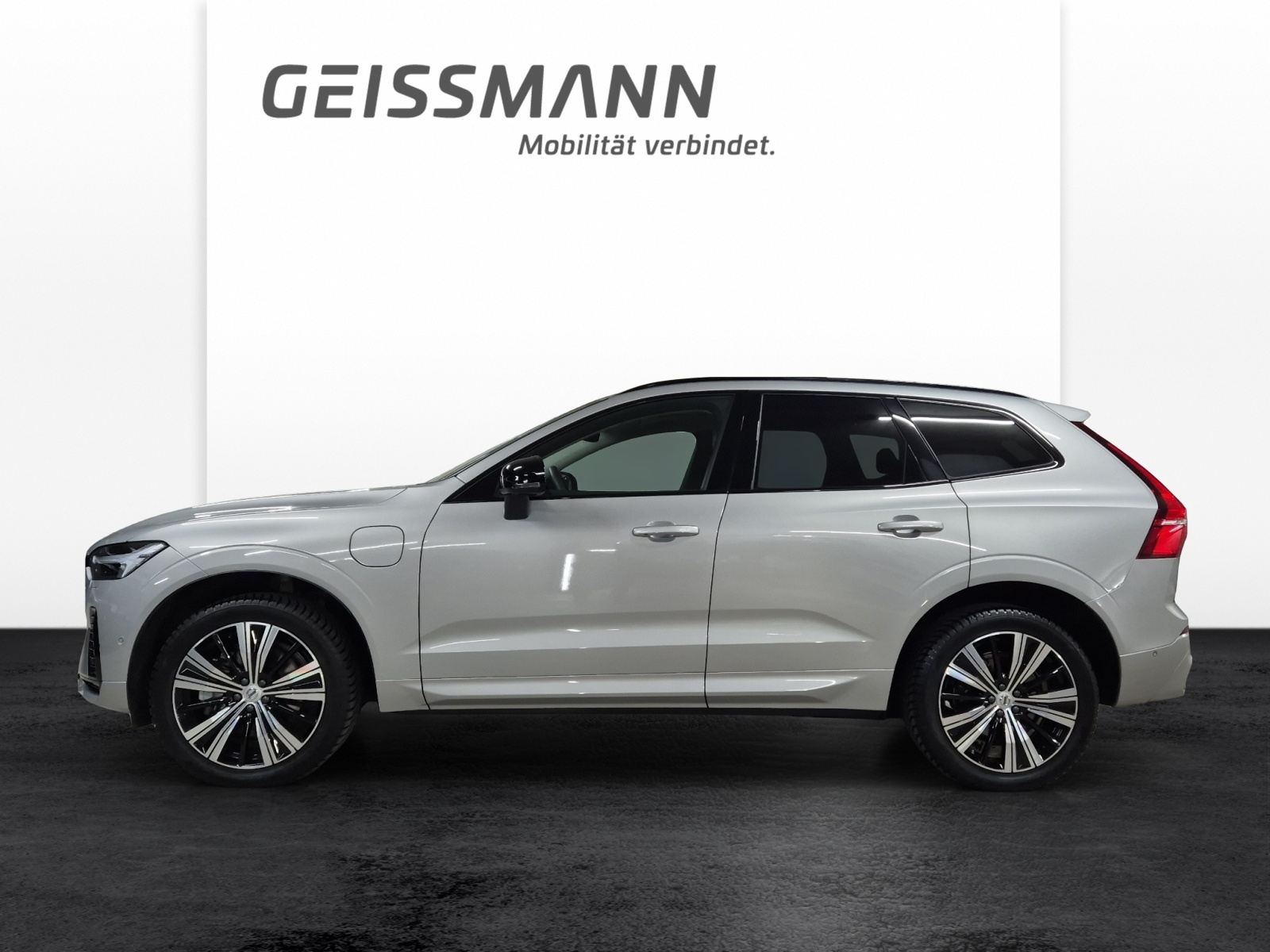 VOLVO XC60 2.0 T6 TE Ultra Dark eAWD-image-2