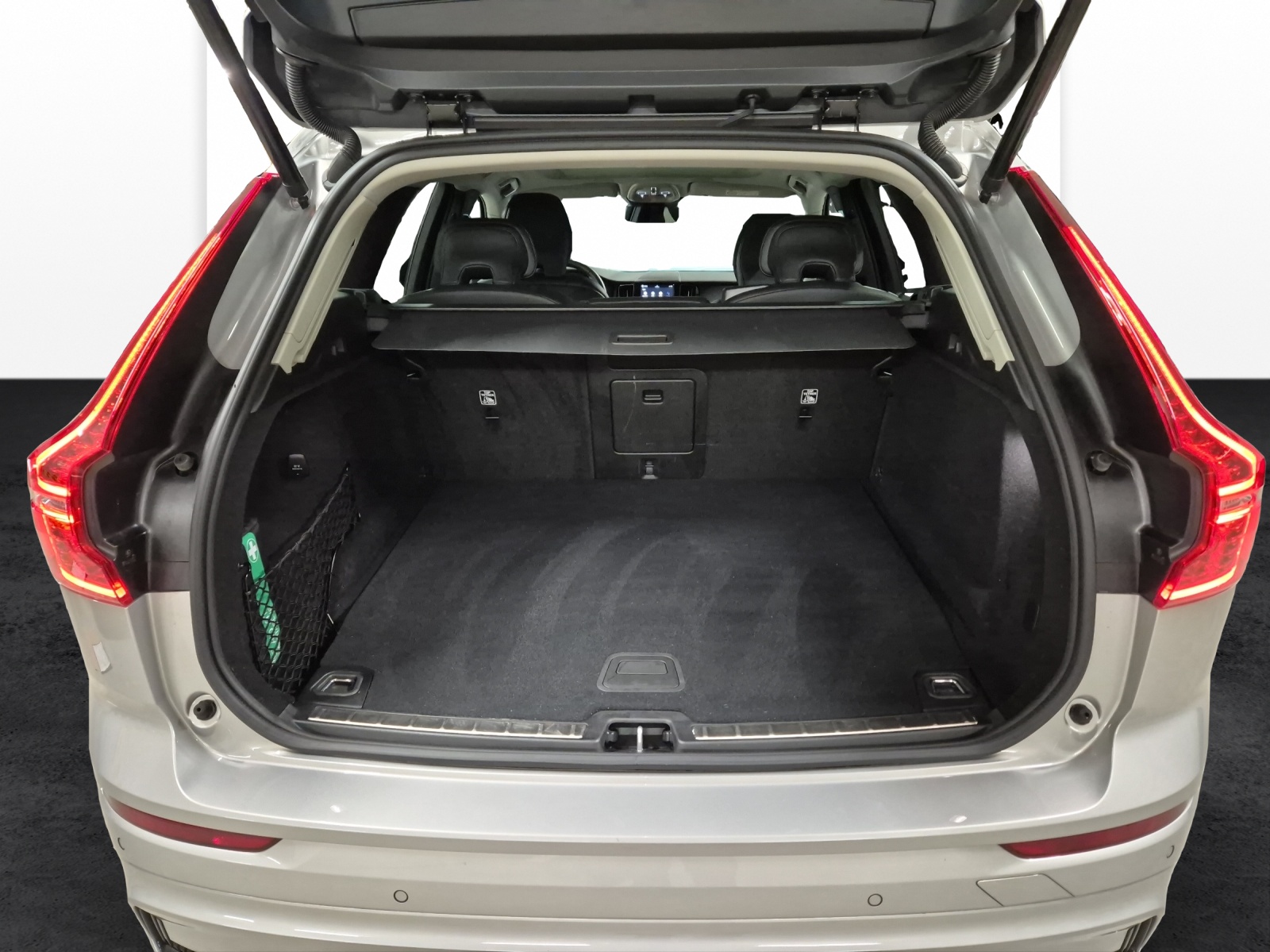 VOLVO XC60 2.0 T6 TE Ultra Dark eAWD-image-18