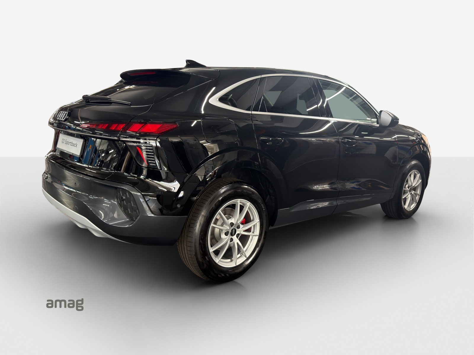 AUDI Q3 Sportback 110 kW TFSI S tronic-image-4