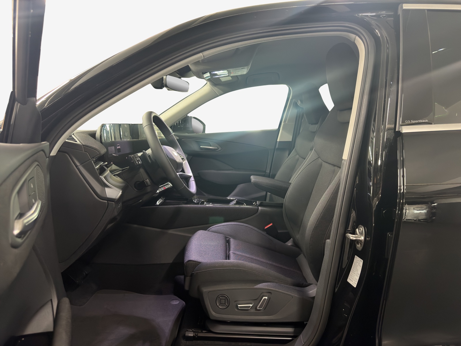AUDI Q3 Sportback 110 kW TFSI S tronic-image-7