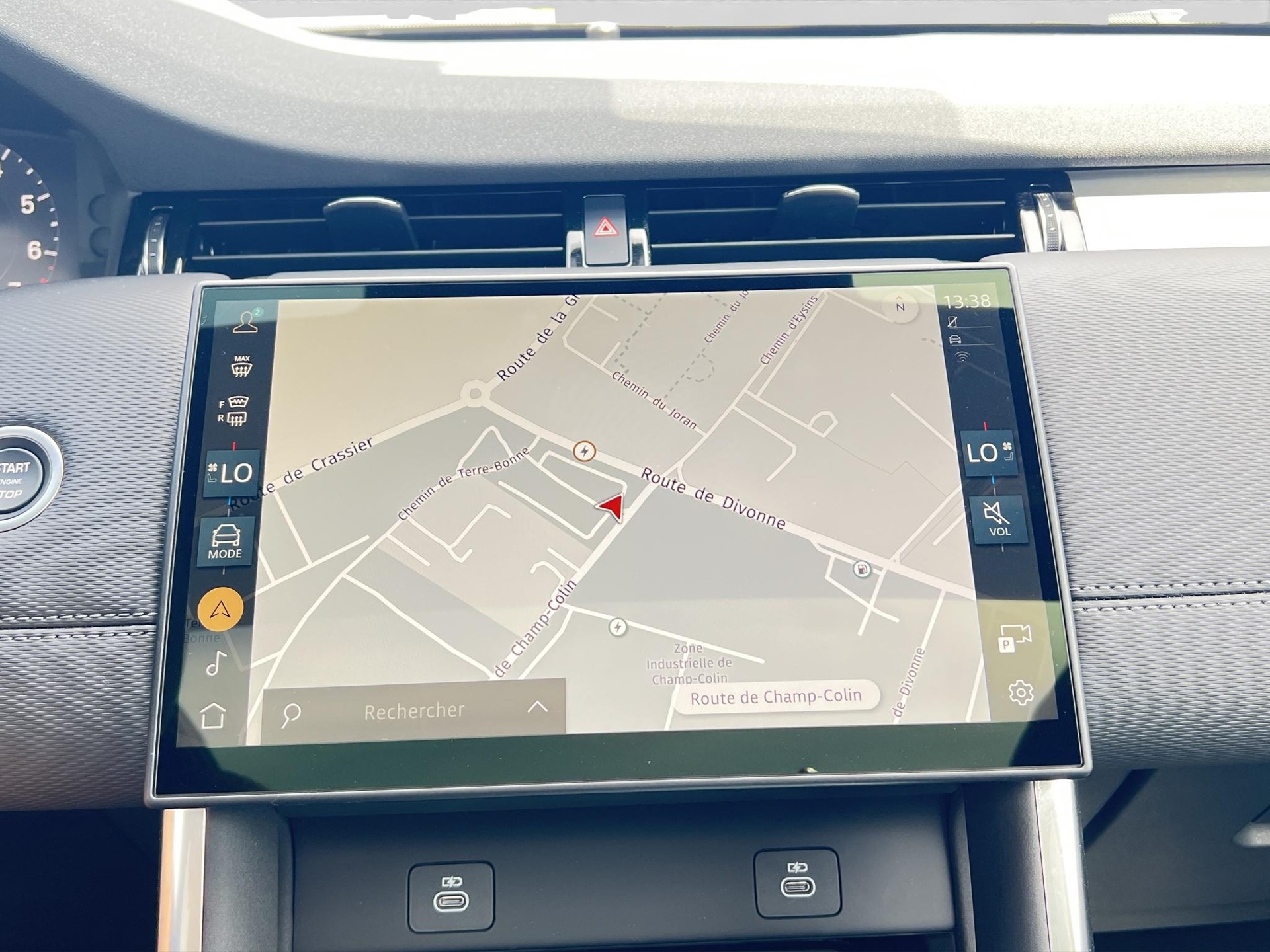 LAND ROVER Discovery Sport 1.5 T 270e Dynamic SE-image-4
