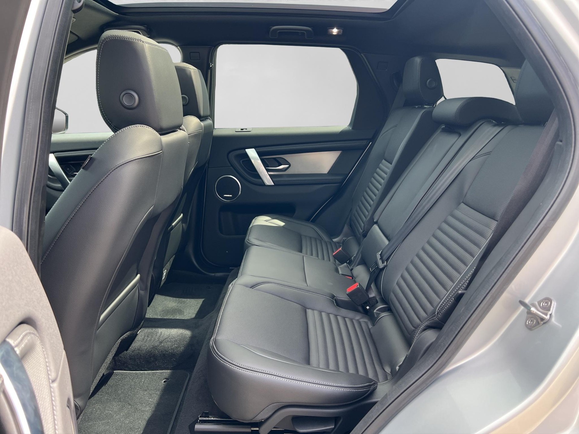 LAND ROVER Discovery Sport 1.5 T 270e Dynamic SE-image-6