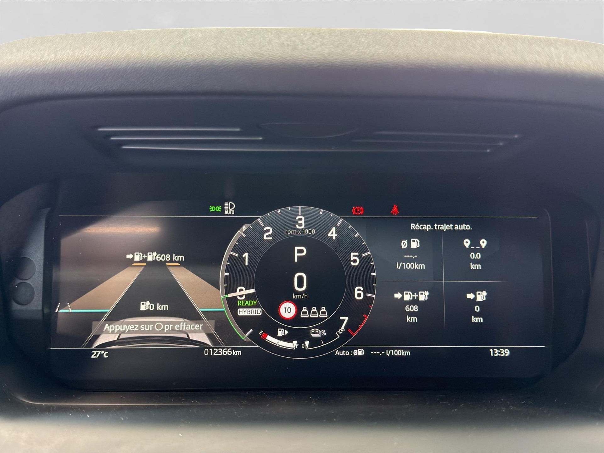 LAND ROVER Discovery Sport 1.5 T 270e Dynamic SE-showroom-element-3