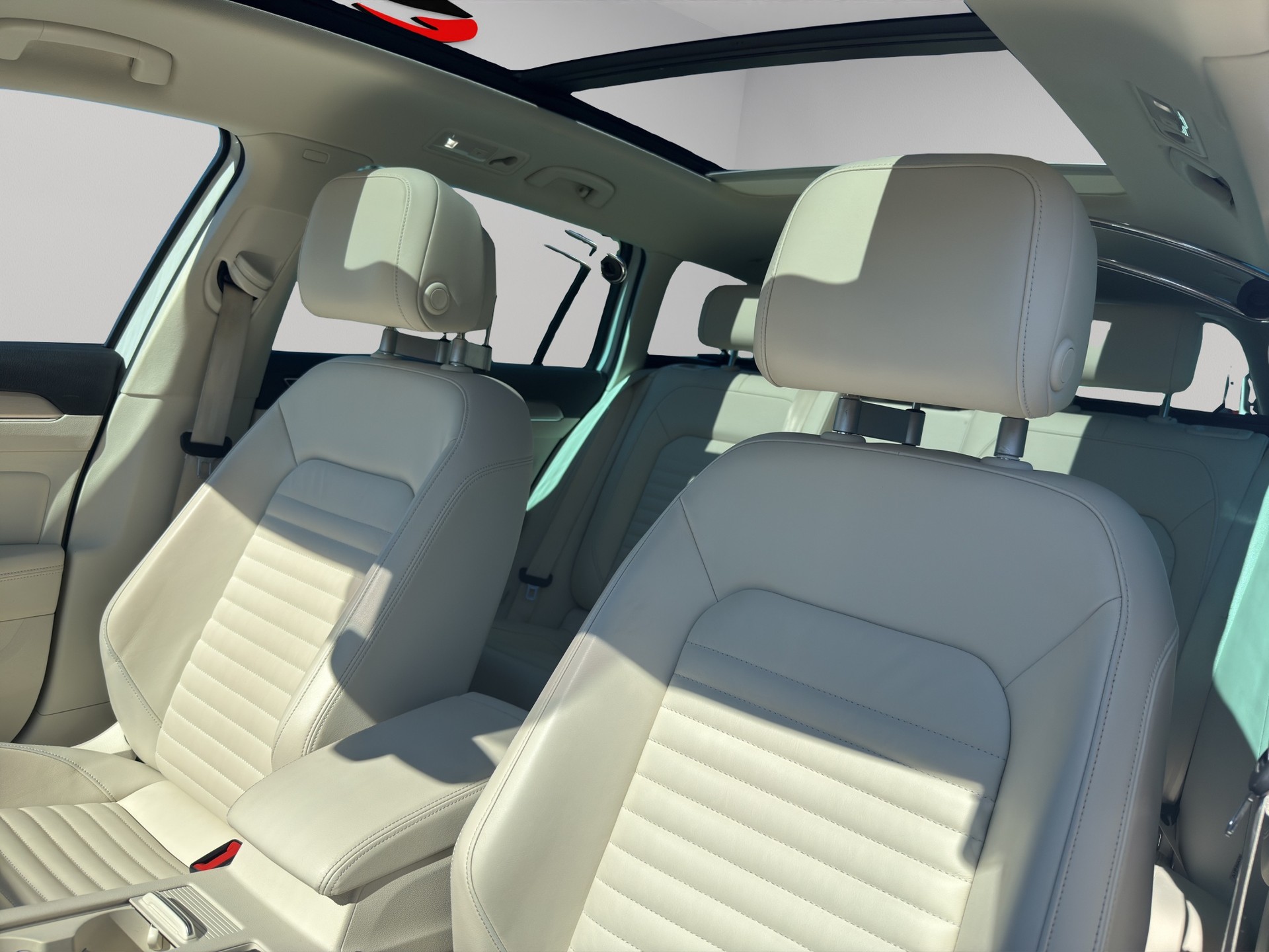 VW Passat Variant 2.0 TSI BMT Highline 4Motion DSG-image-11