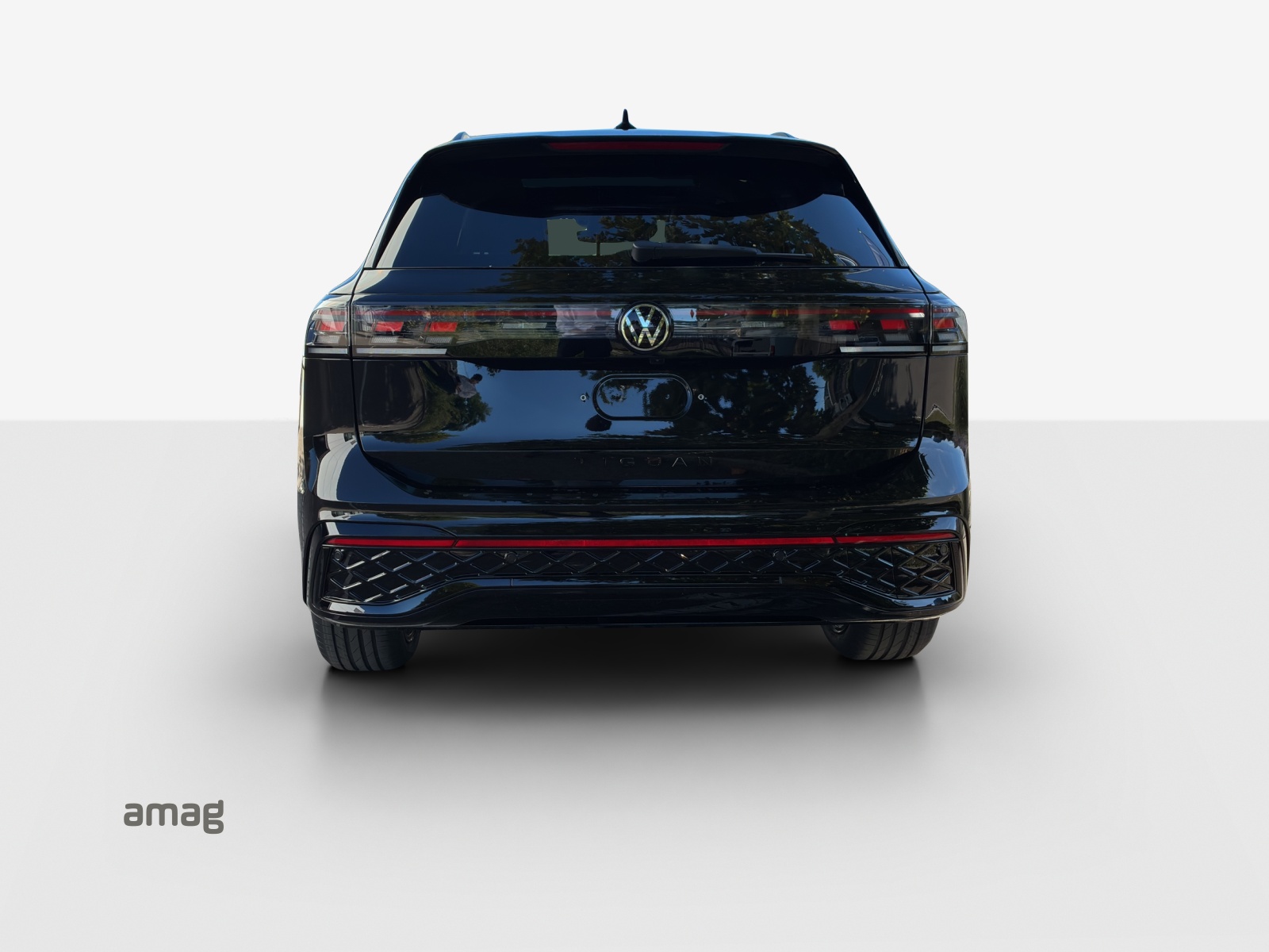 VW Tiguan 2.0 TSI DSG R-Line 4Motion-image-3